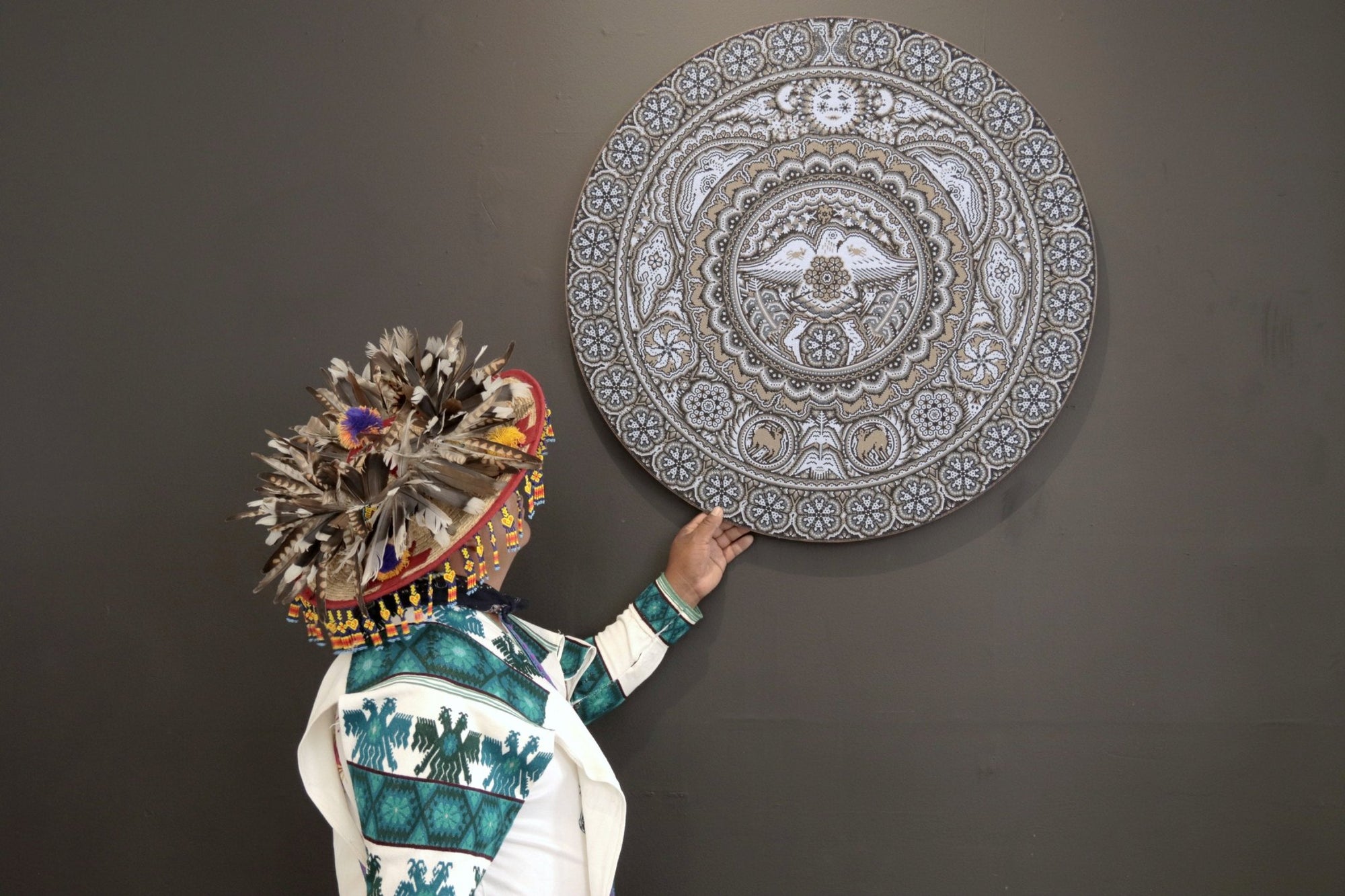 Nierika de Chaquira CÍrculo Huichol - Tuutú huyeyari - El camino del peyote - 78 cm. - 2025 - Arte Marakame