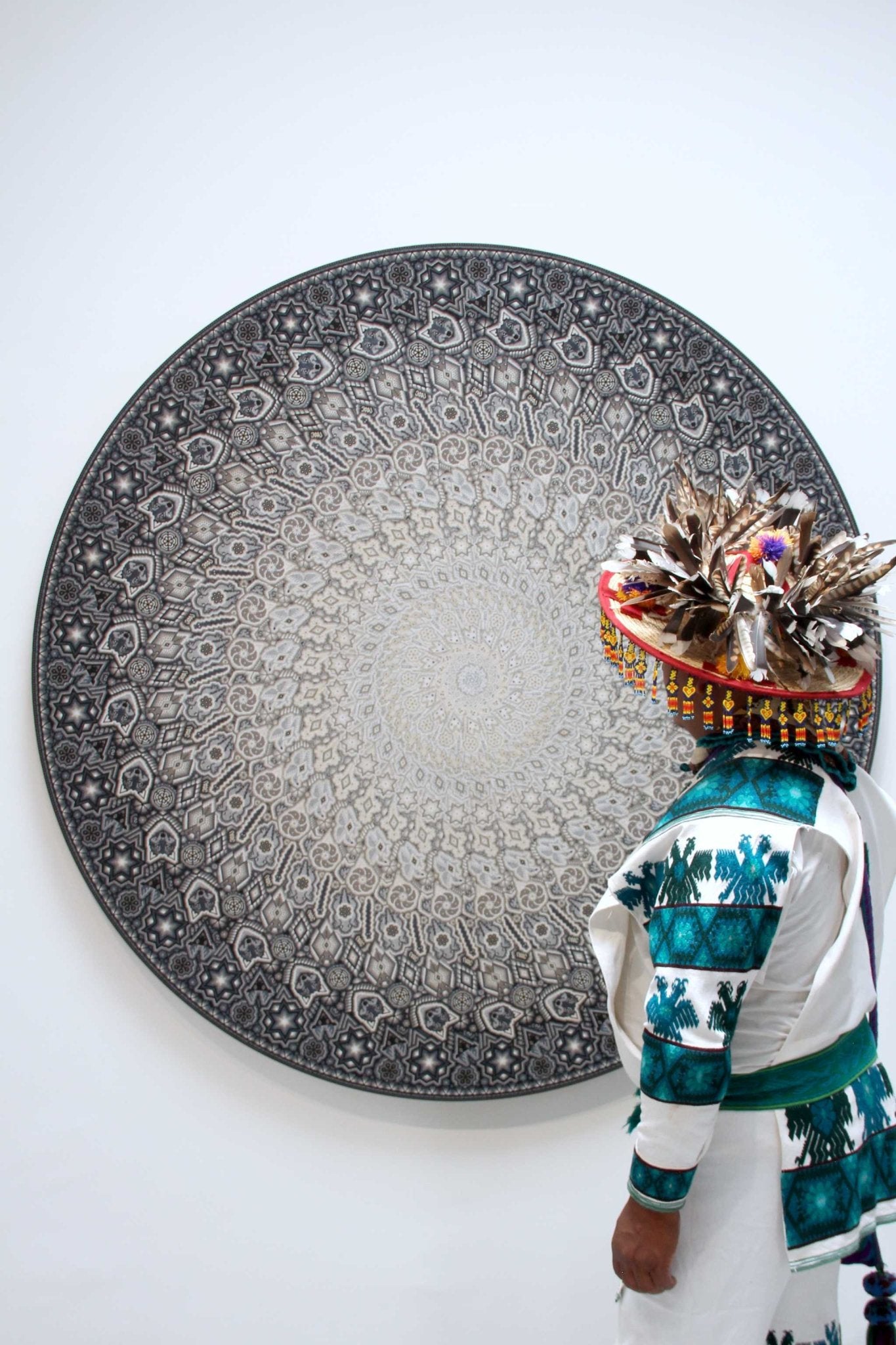 Preventa - Nierika de Chaquira Círculo Huichol - Sam+lawi marakate - Lobos negros cantadores - 160 cm. - Arte Huichol - Marakame