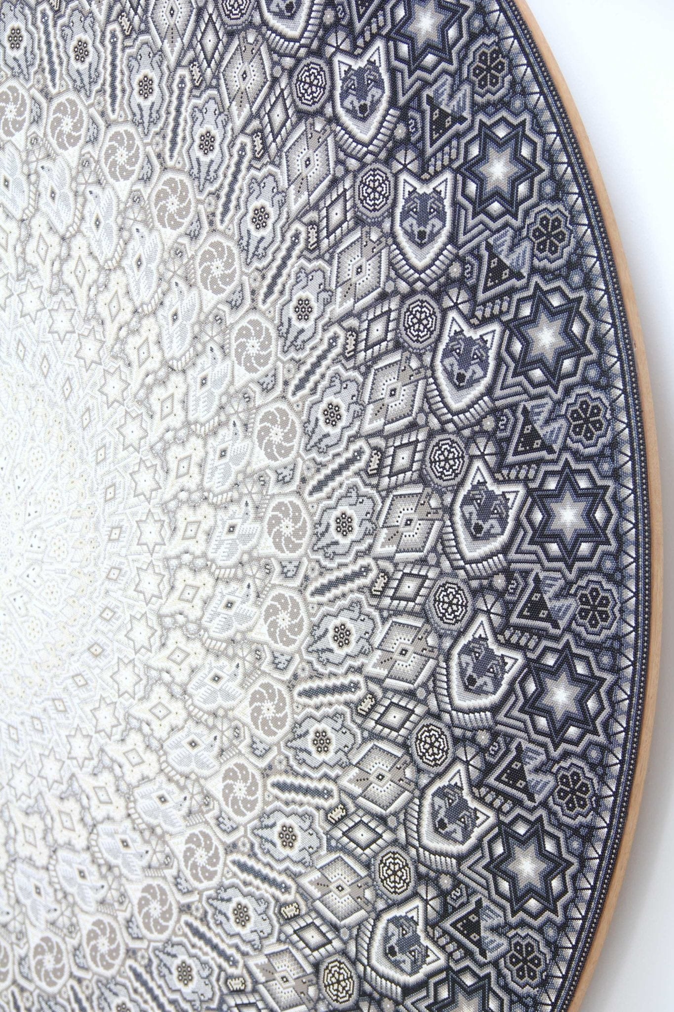 Preventa - Nierika de Chaquira Círculo Huichol - Sam+lawi marakate - Lobos negros cantadores - 160 cm. - Arte Huichol - Marakame