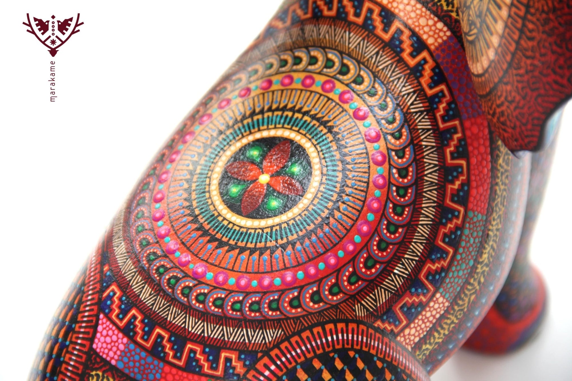 Alebrije - Elefante Pochutla - Arte Huichol - Marakame