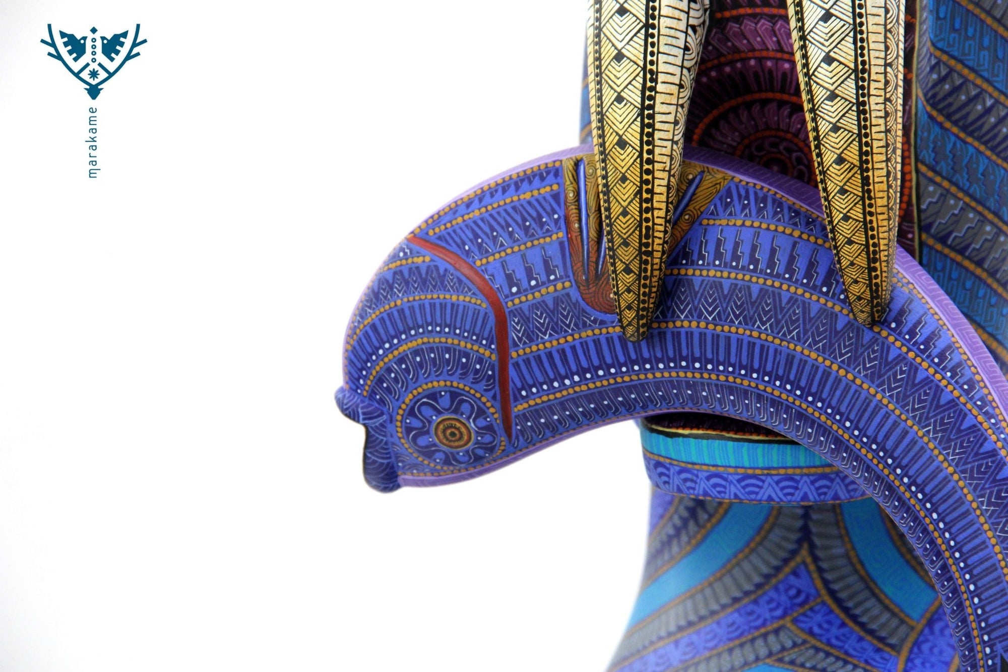 Alebrije - Oso ancestral con pez - Arte Huichol - Marakame