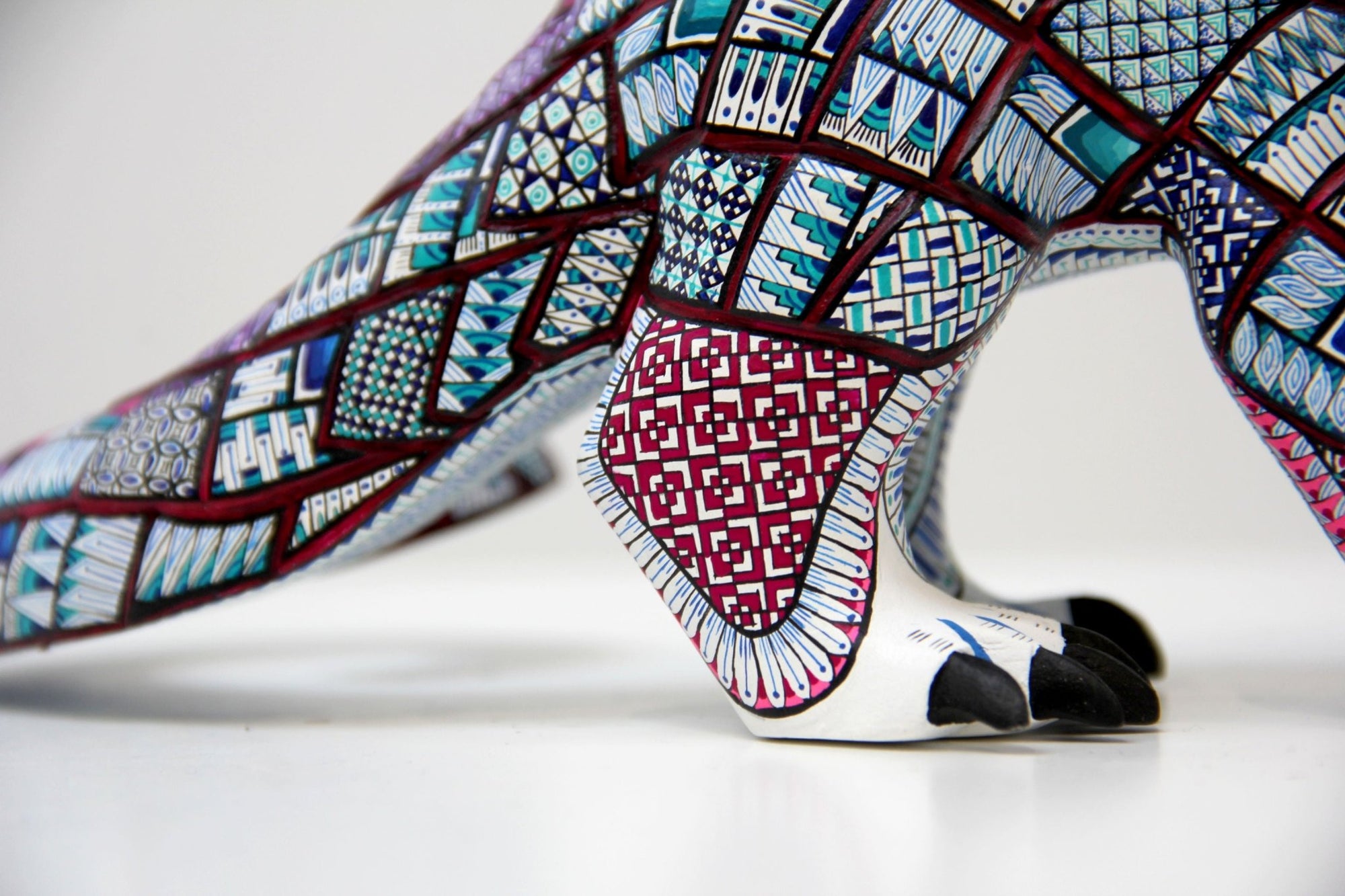Alebrije - Pangolín bebé - Arte Huichol - Marakame