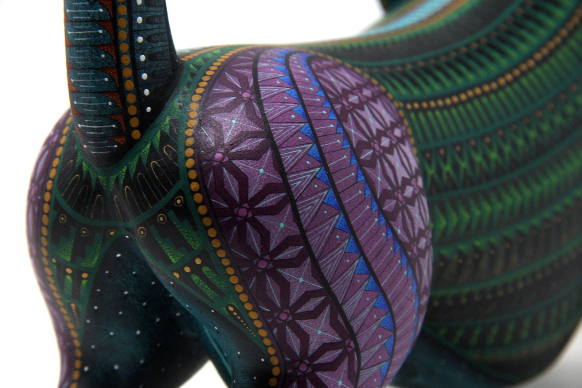 Alebrije - Perro Salchicha - Arte Huichol - Marakame