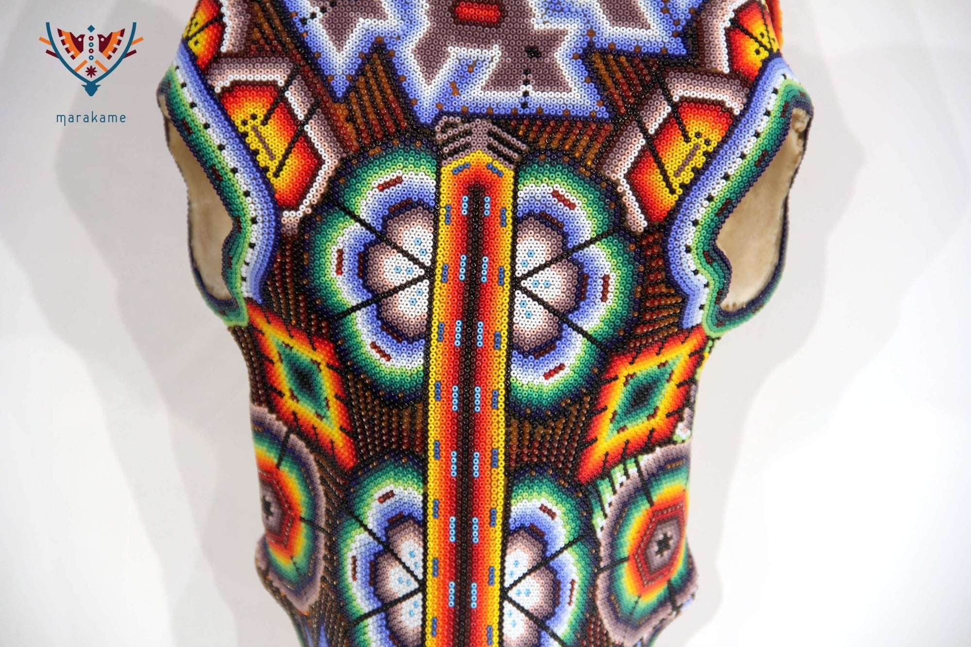 Cráneo de vaca Arte Huichol - Tatéi Niaariwame - Arte Huichol - Marakame