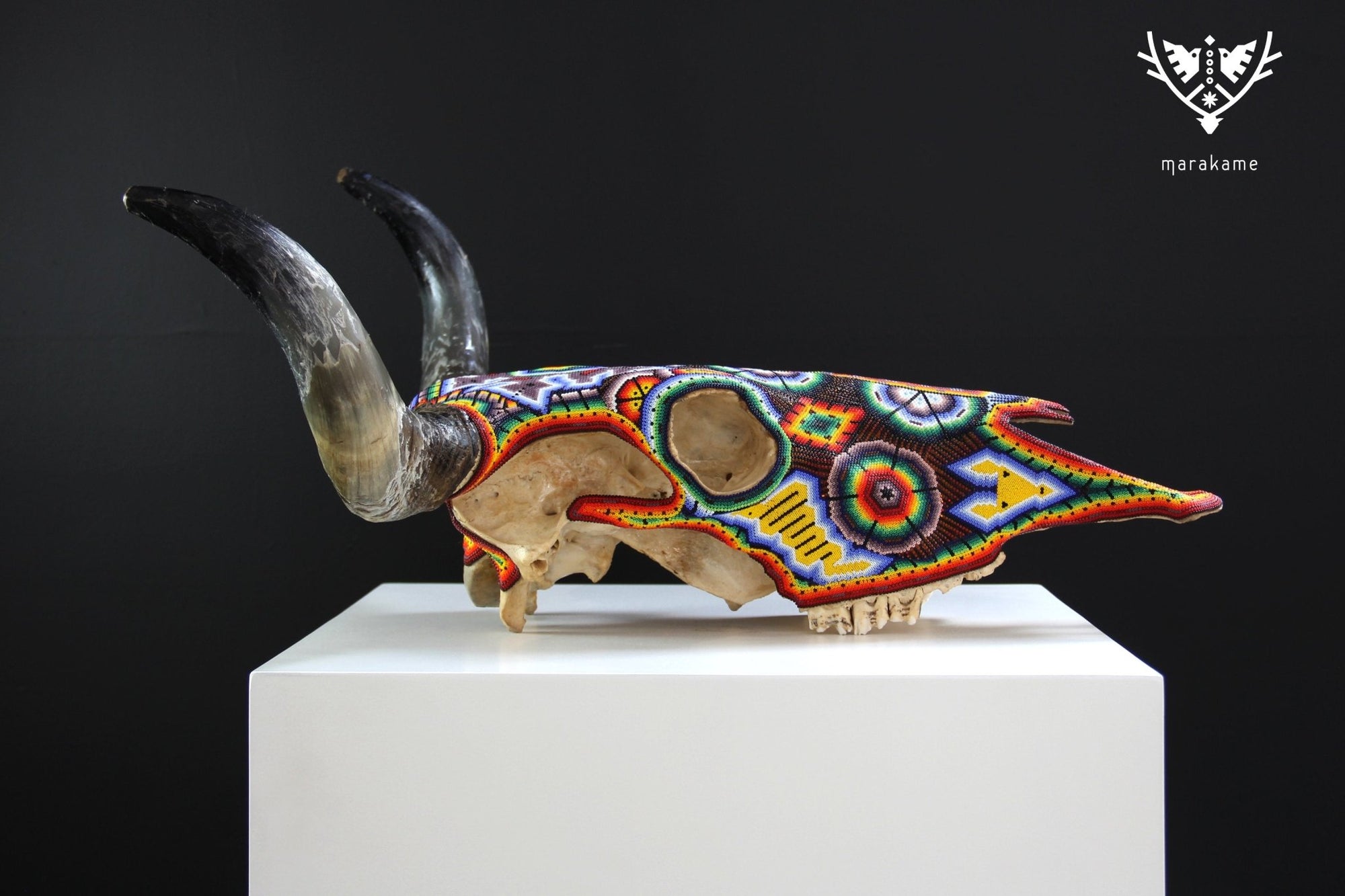 Cráneo de vaca Arte Huichol - Tatéi Niaariwame - Arte Huichol - Marakame