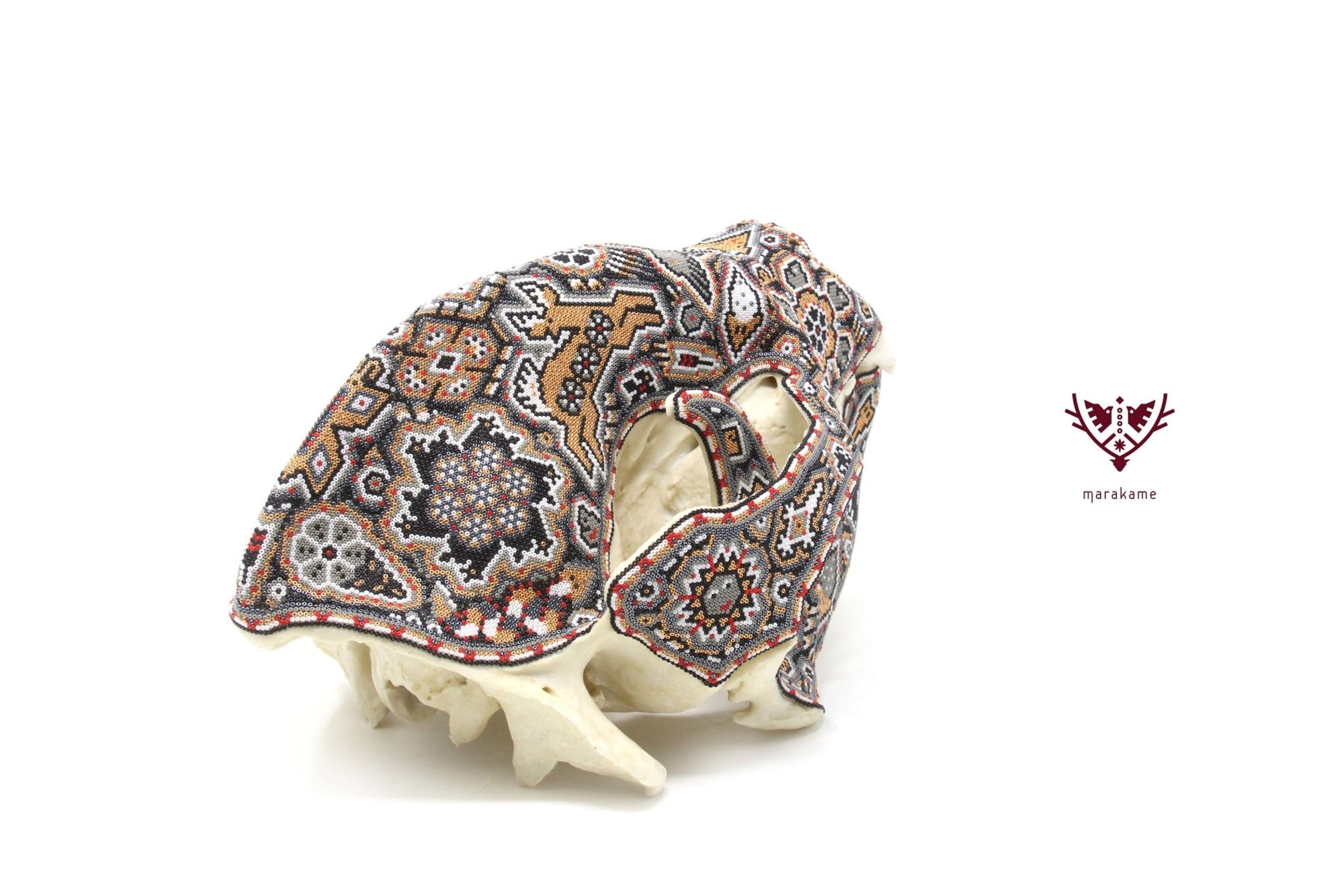 Cráneo Hiperrealista de Oso Panda escala real "Hutse" - Arte Huichol - Marakame