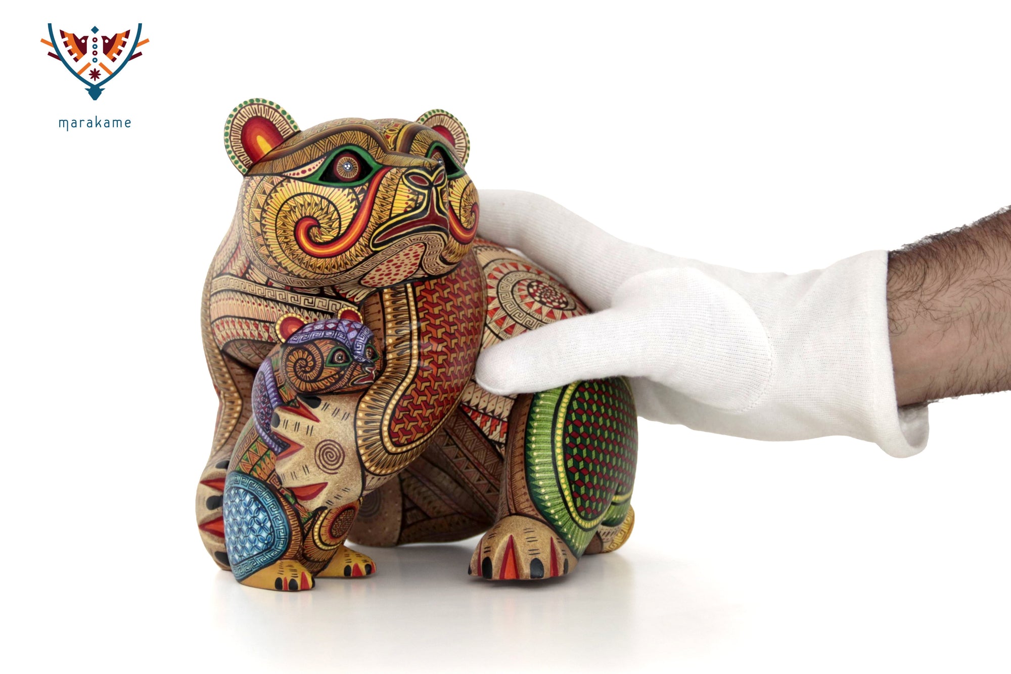 Alebrije – Oso con Cría – El Cuerpo como Refugio Ancestral