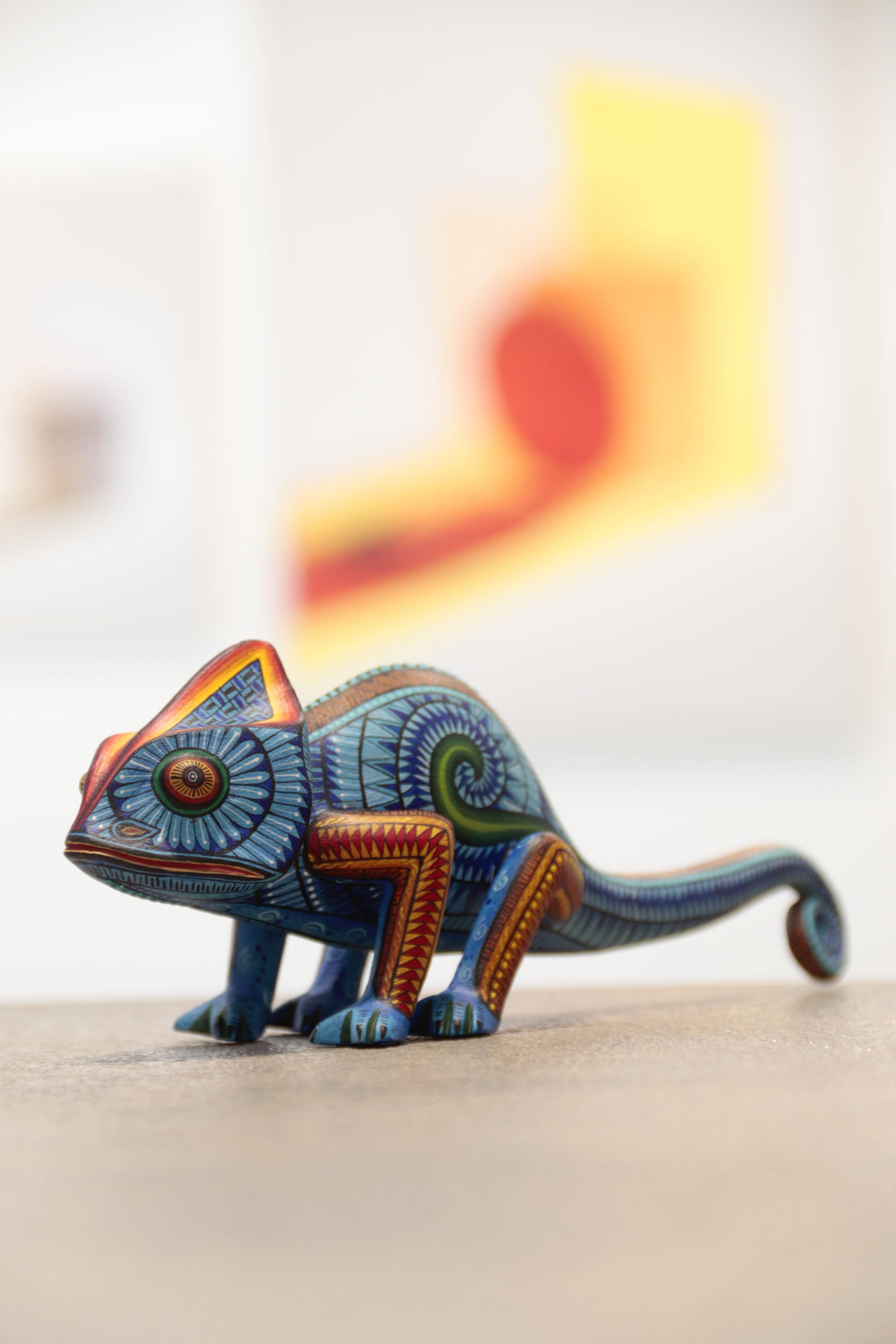 Alebrije – Camaleón de Cola Azul – Esencia del Movimiento Interior