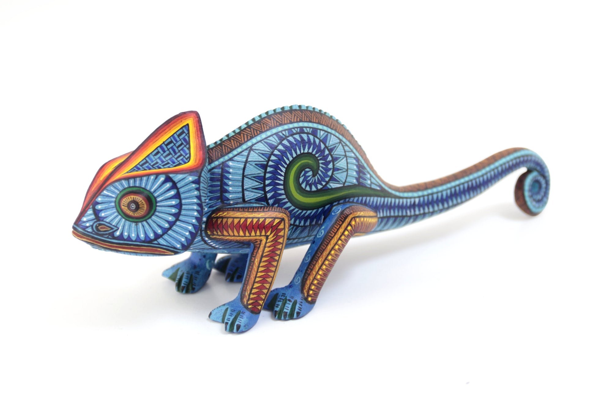 Alebrije – Camaleón de Cola Azul – Esencia del Movimiento Interior