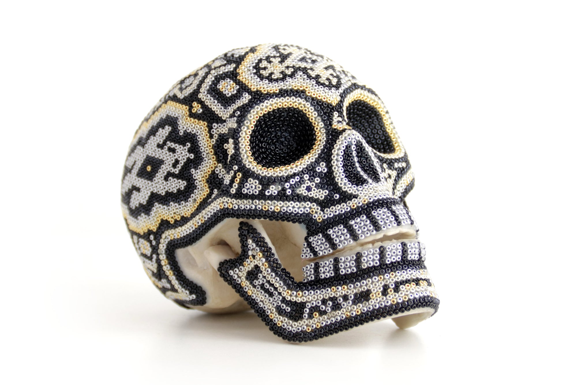 Calavera Huichol Mediana - Eyekame - Senderos de obsidiana y eco solar
