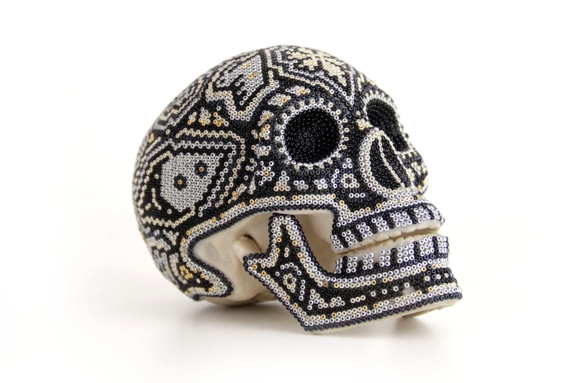 Calavera Huichol Mediana - Eyekame - Senderos del eclipse silencioso
