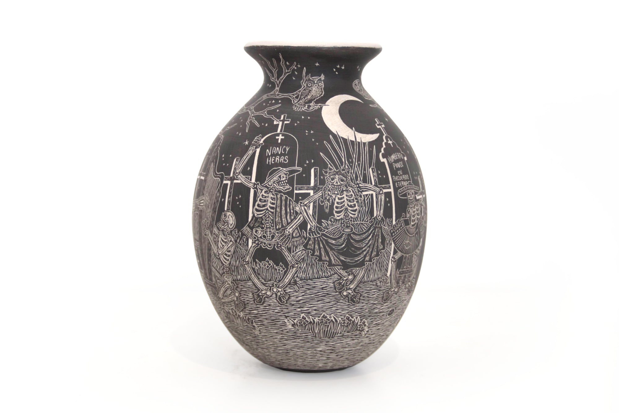 Cerámica de Mata Ortiz - Calaveras Danzantes en Panteón - Día de muertos