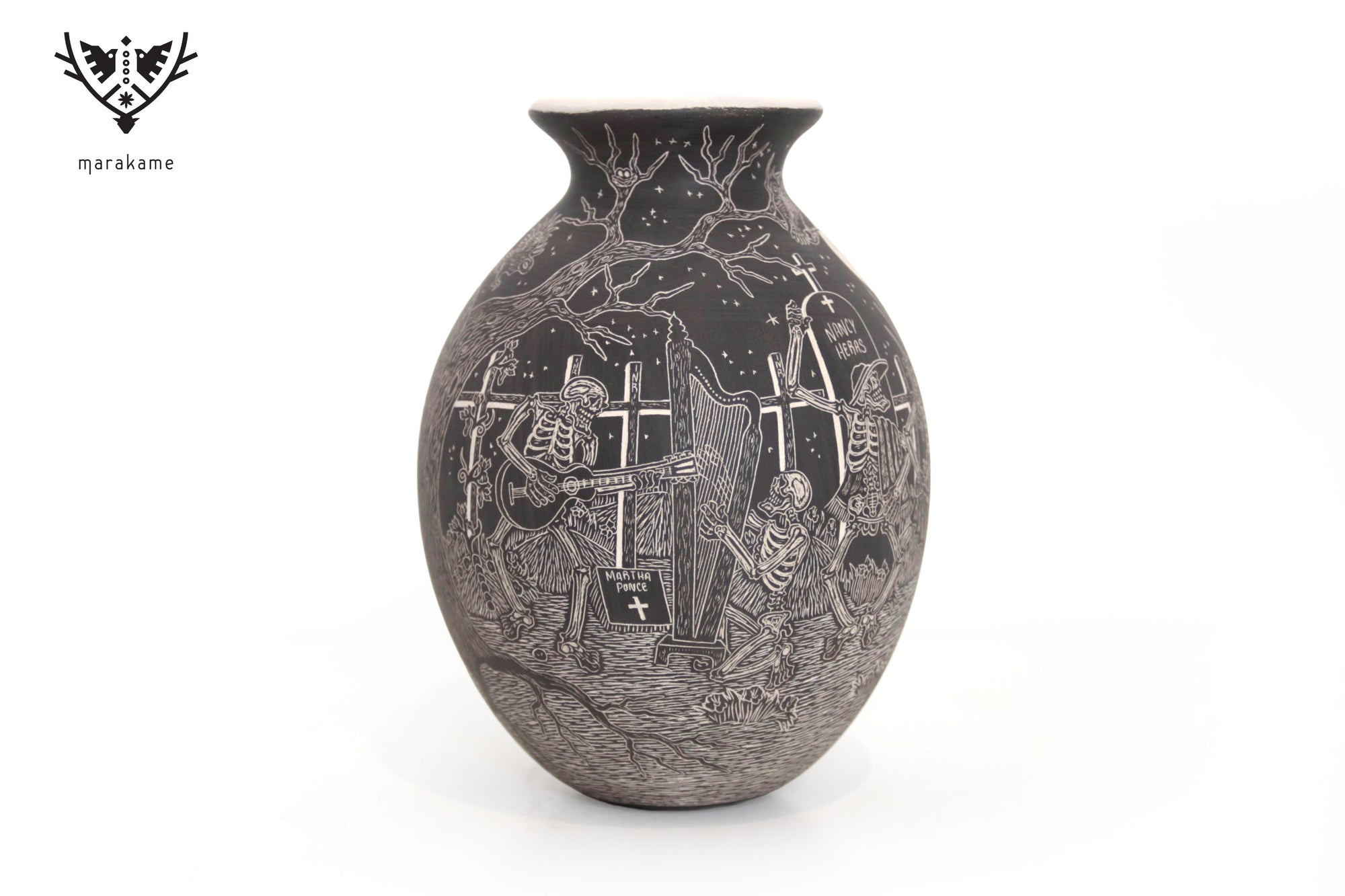 Cerámica de Mata Ortiz - Calaveras Danzantes en Panteón - Día de muertos