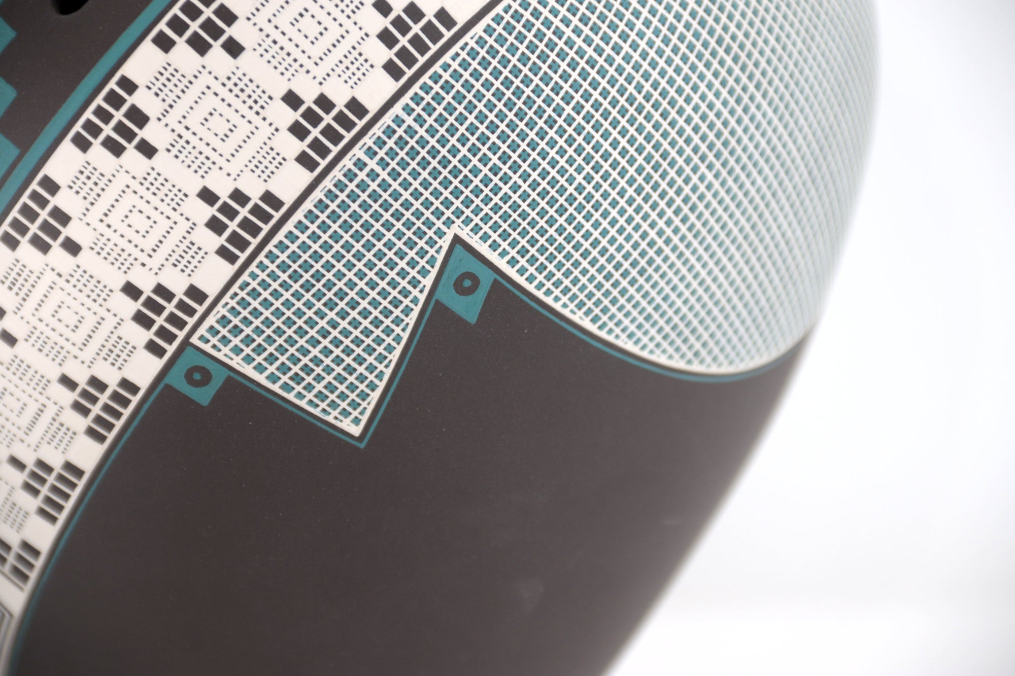 Cerámica de Mata Ortiz - Geometría sobre marrones