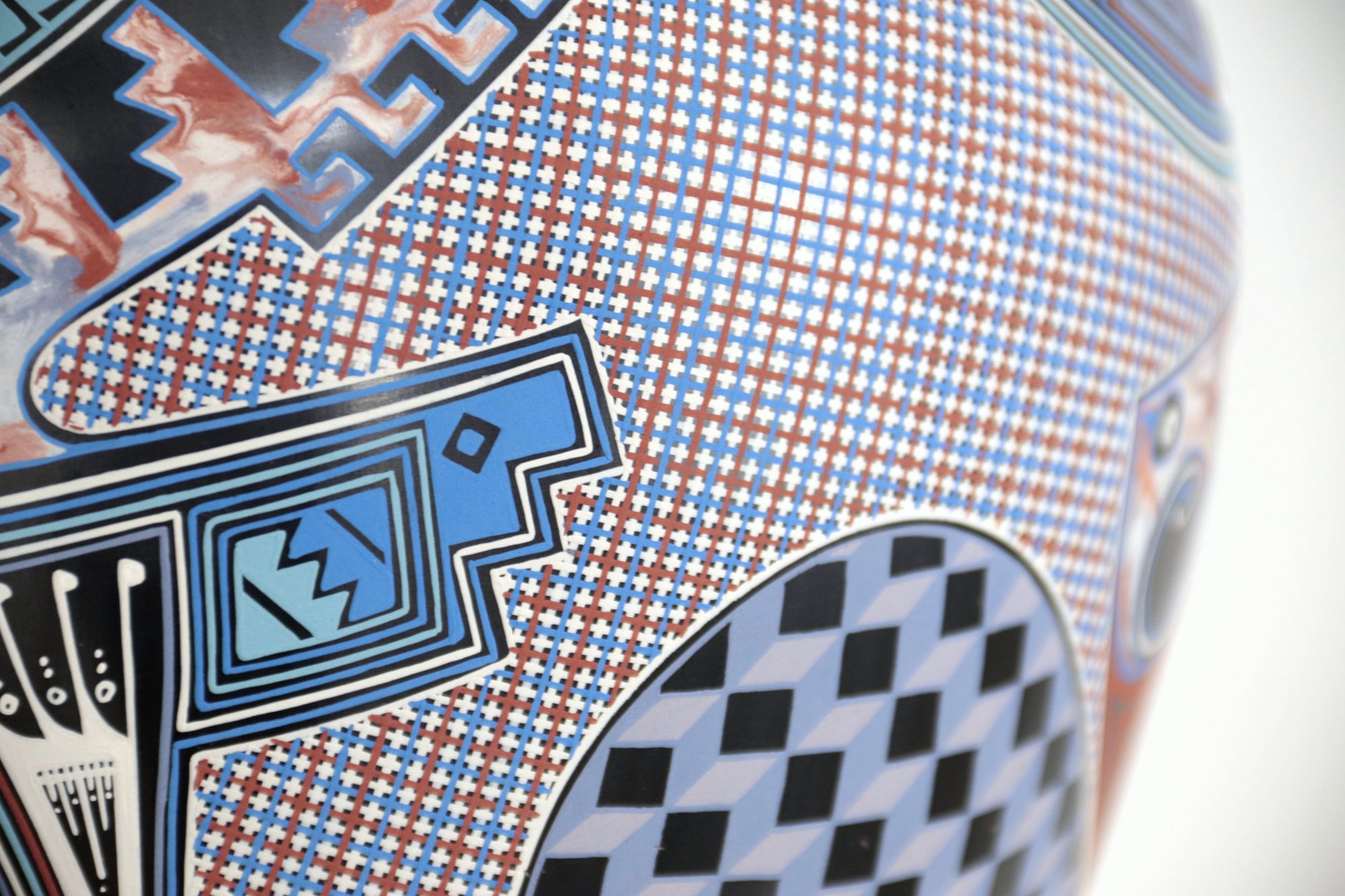 Mata Ortiz Ceramics – Geometrie der Vorfahren in Schwarz und Blau