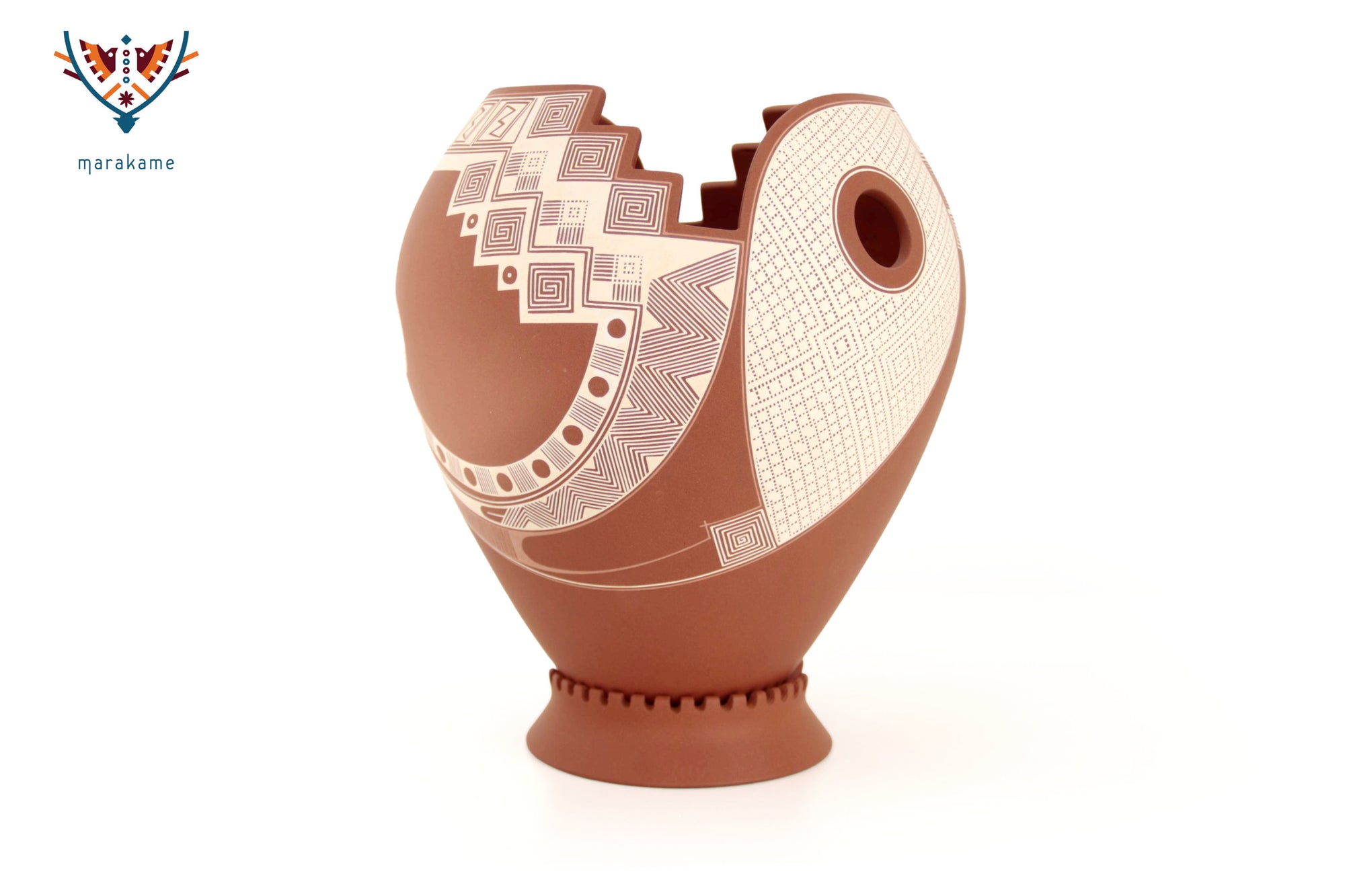 Cerámica de Mata Ortiz - Terracota de geometría perforada