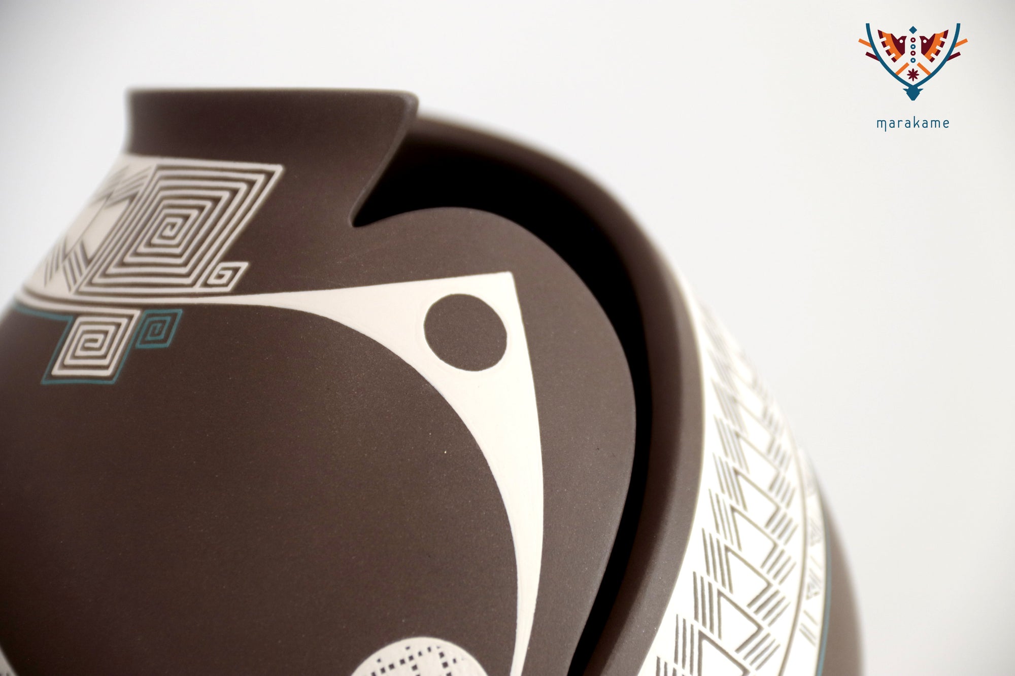 Ceramics by Mata Ortiz - Silent Root