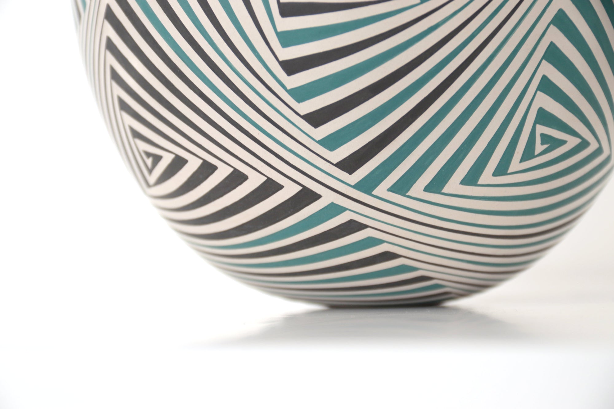 Cerámica de Mata Ortiz - Geometría en Expansión