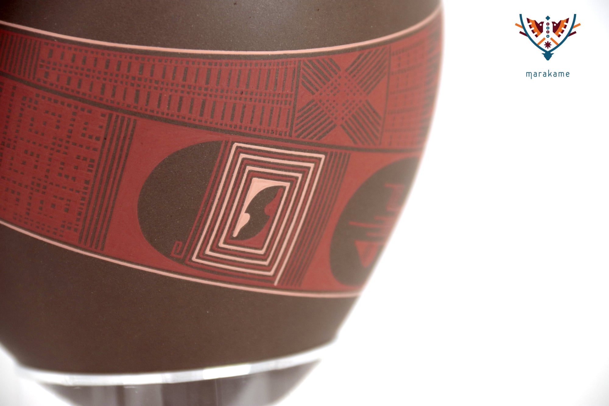 Mata Ortiz Ceramics – Rote Sonnenfinsternis in Bewegung