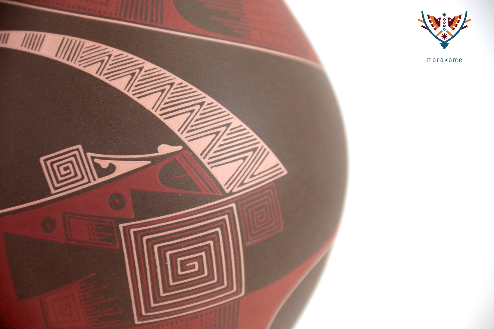 Mata Ortiz Ceramics – Rote Sonnenfinsternis in Bewegung