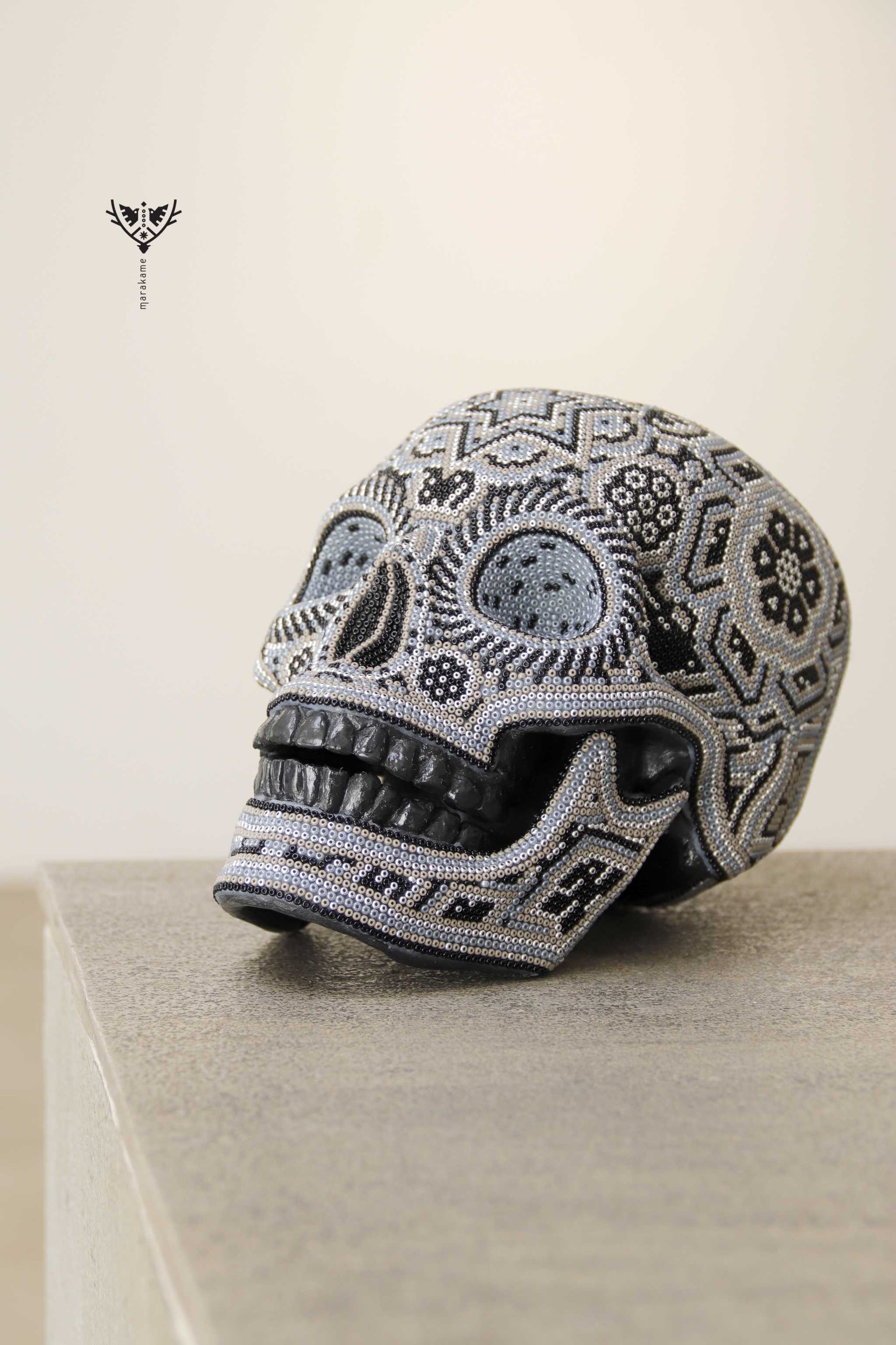 Cráneo huichol escala real - Calavera Hauxamanaka