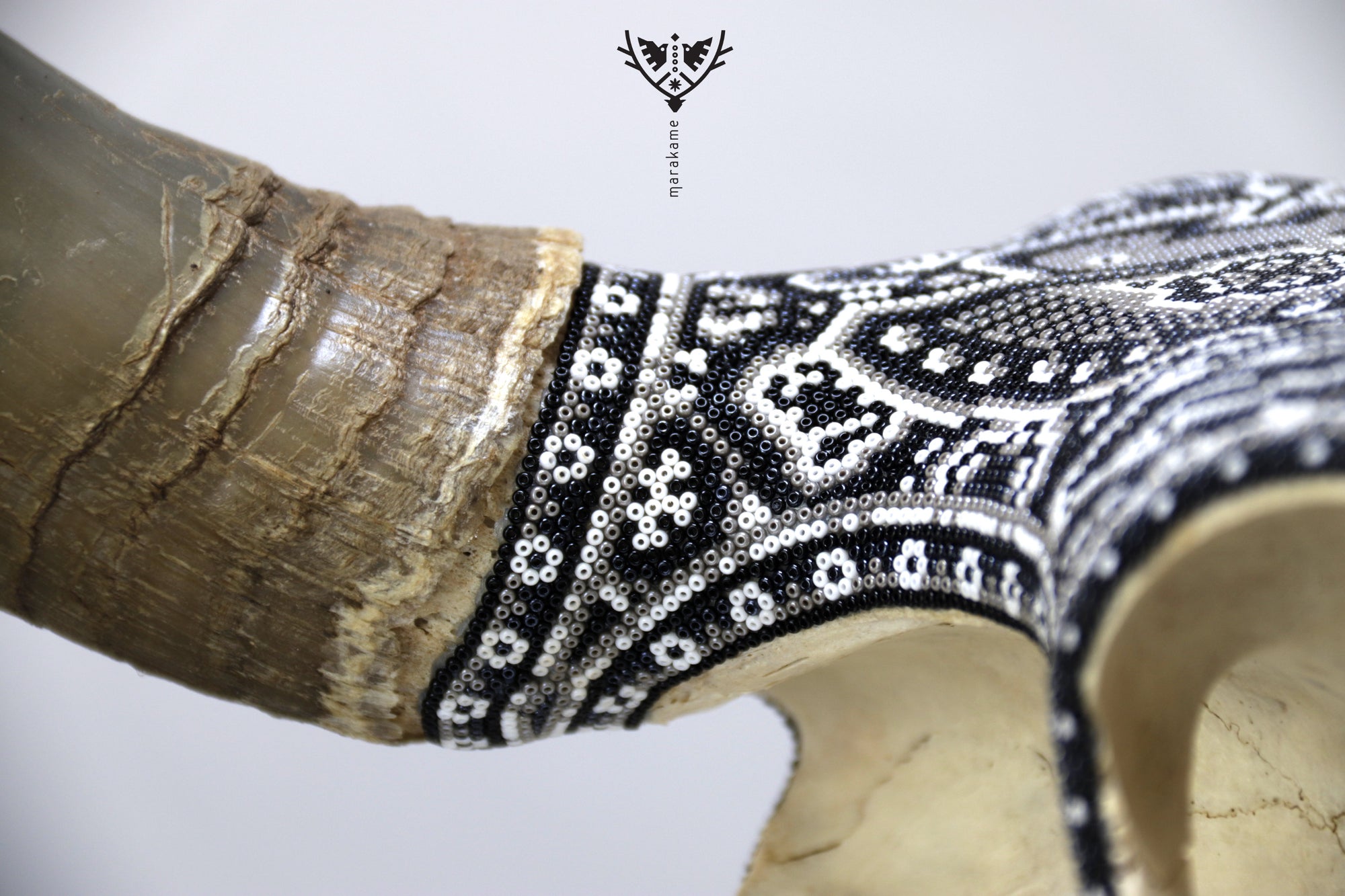 Cráneo de vaca Arte Huichol - Águila bicéfala
