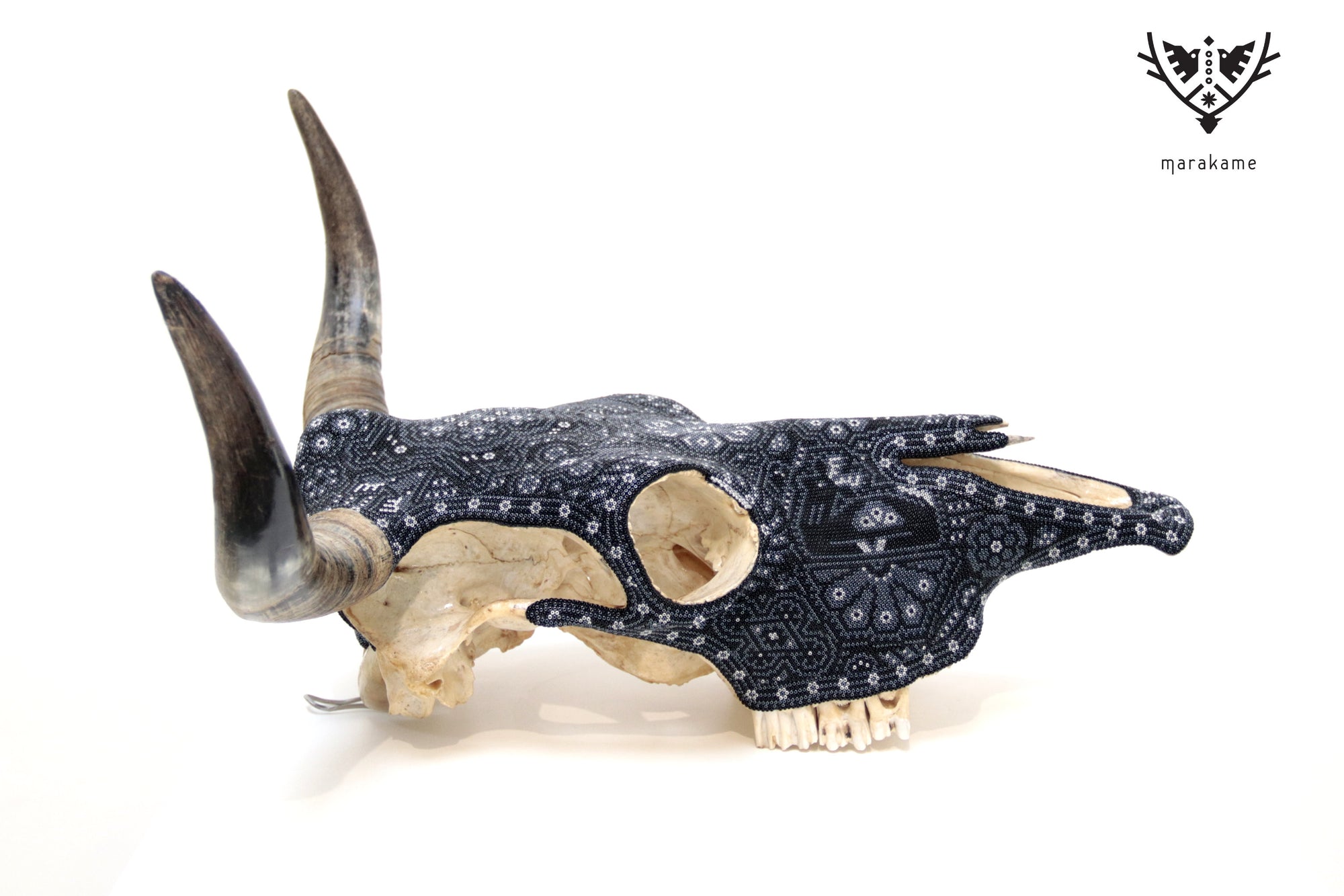 Kuhschädel Huichol Kunst - Hikuri