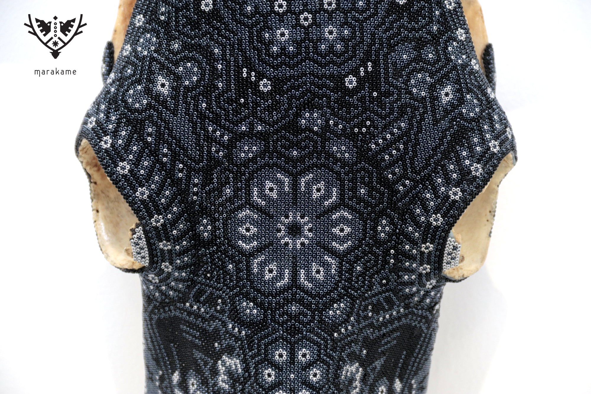 Kuhschädel Huichol Kunst - Hikuri