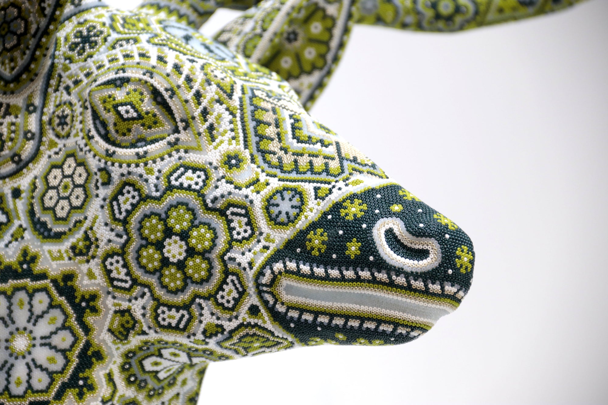 Escultura Arte Huichol - Cabeza de Venado - Wirikuta Maxa Kauyumarie