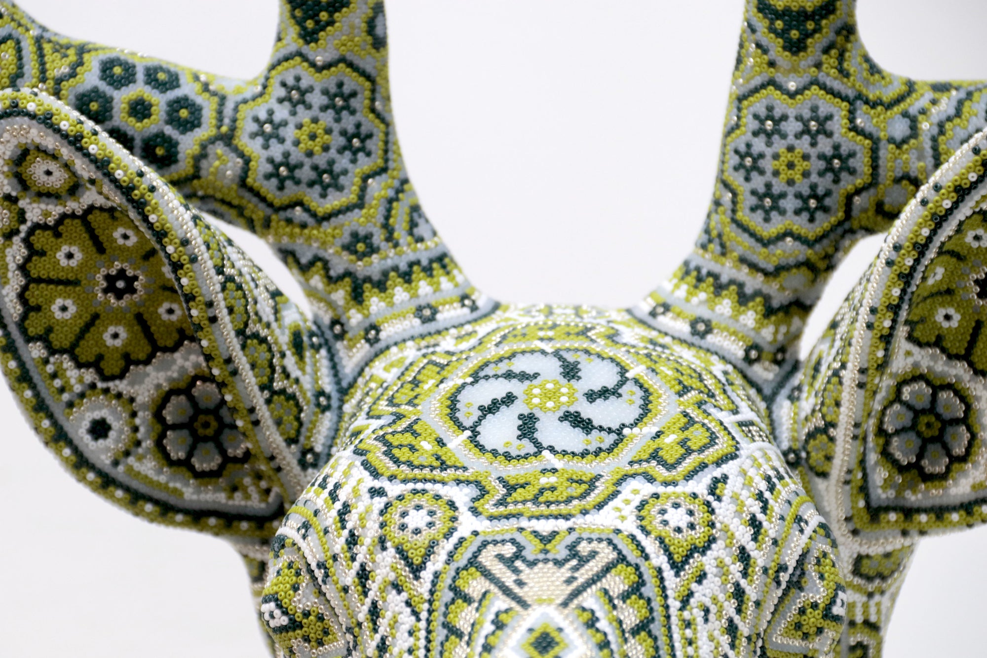Escultura Arte Huichol - Cabeza de Venado - Wirikuta Maxa Kauyumarie