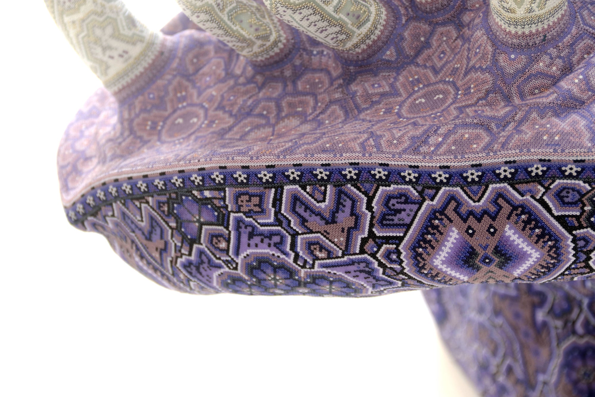 Escultura Arte Huichol - Cabeza de hipopótamo - Yurienaka niukieya - La voz de la tierra