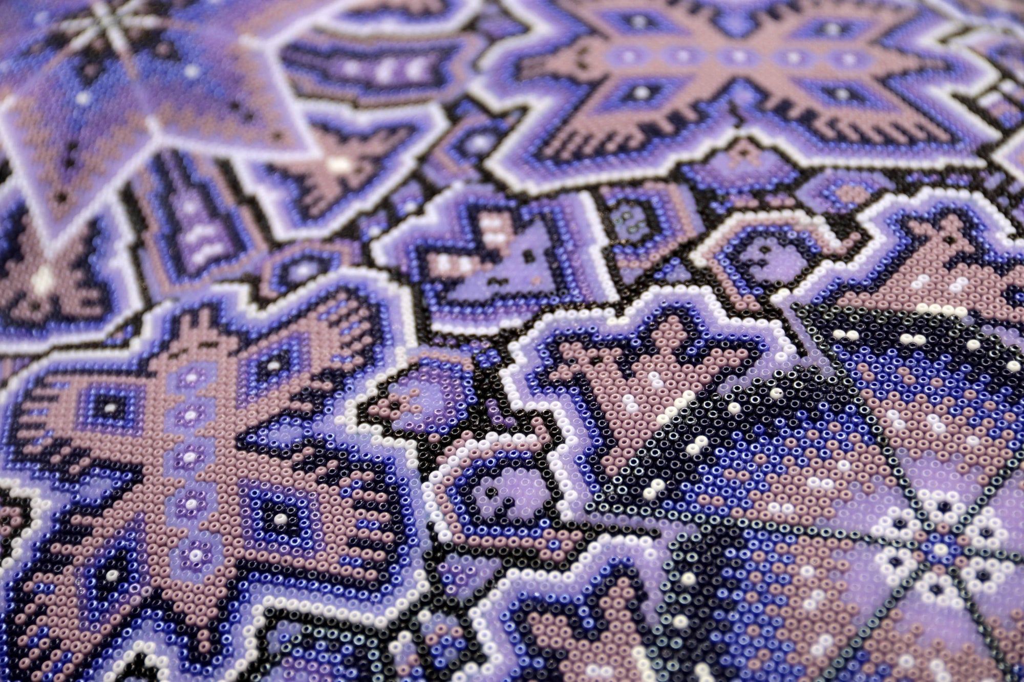 Escultura Arte Huichol - Cabeza de hipopótamo - Yurienaka niukieya - La voz de la tierra