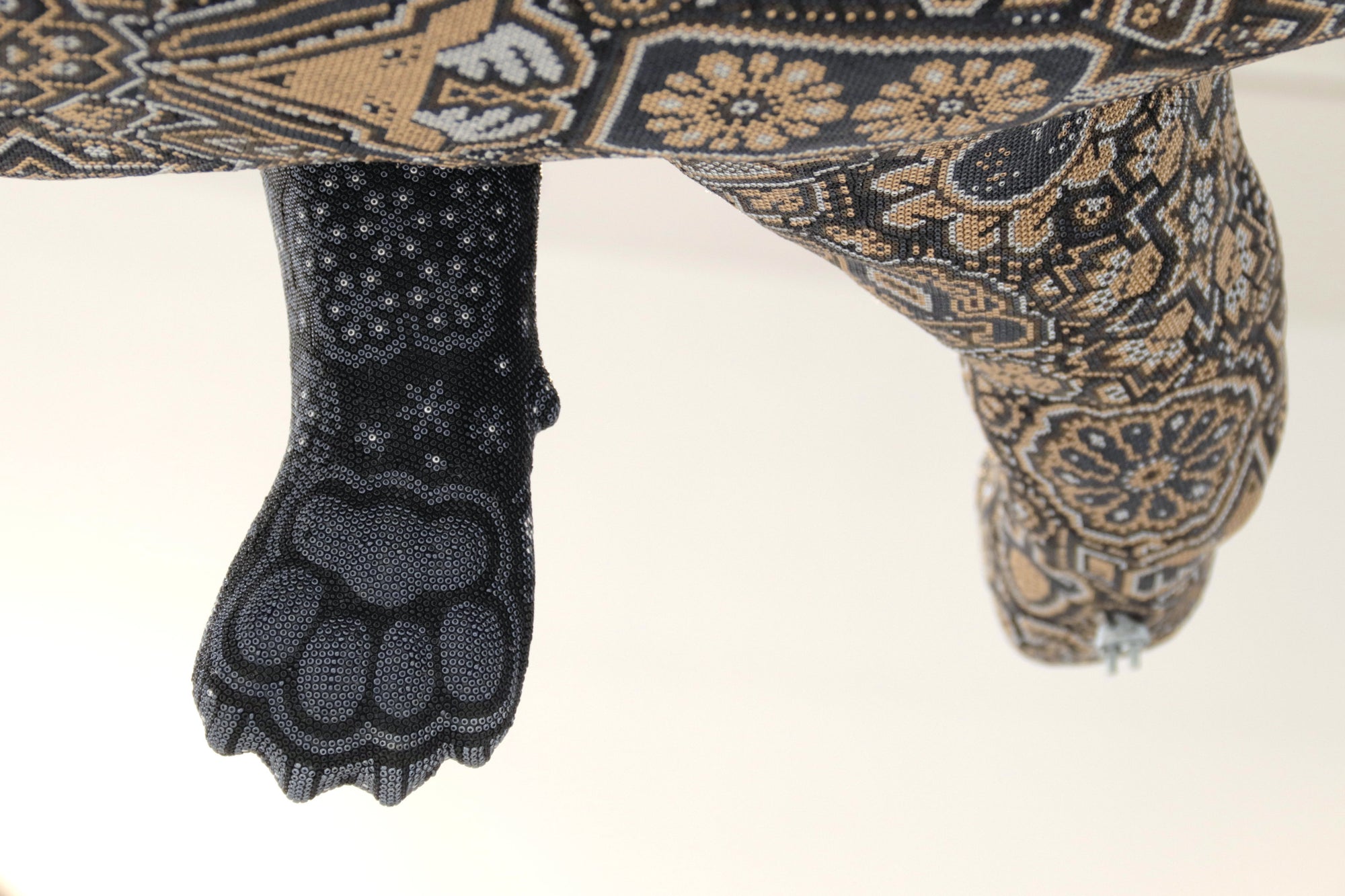 Escultura Arte Huichol - Jaguar en tronco - Ewatame