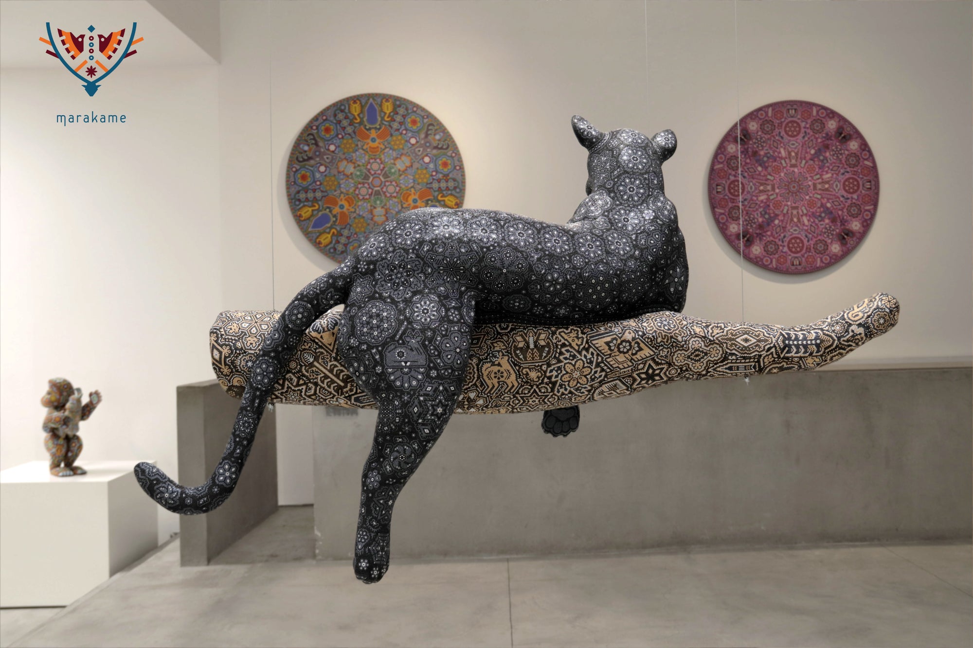 Escultura Arte Huichol - Jaguar en tronco - Ewatame