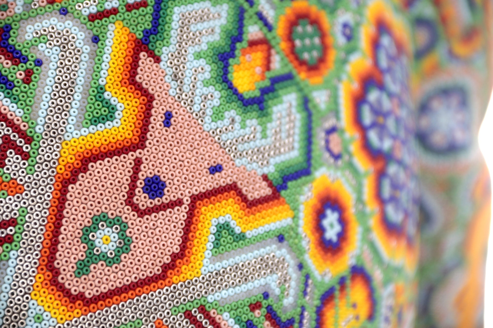Escultura Arte Huichol - Leopardo macho - El jardín wixárika sobre su piel