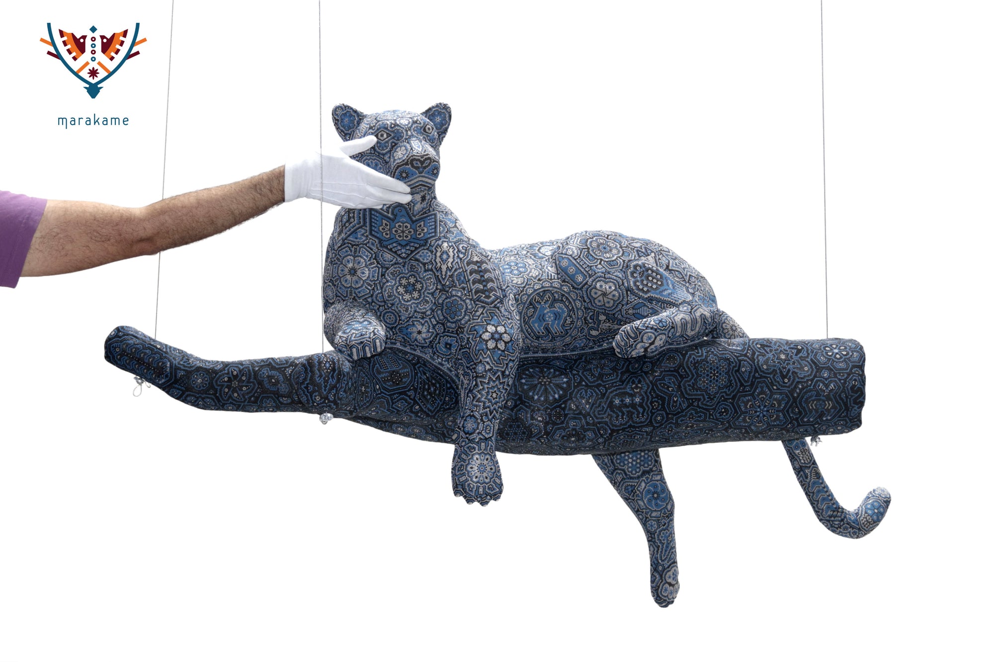 Escultura Arte Huichol - Puma en tronco - Resplandor de medianoche