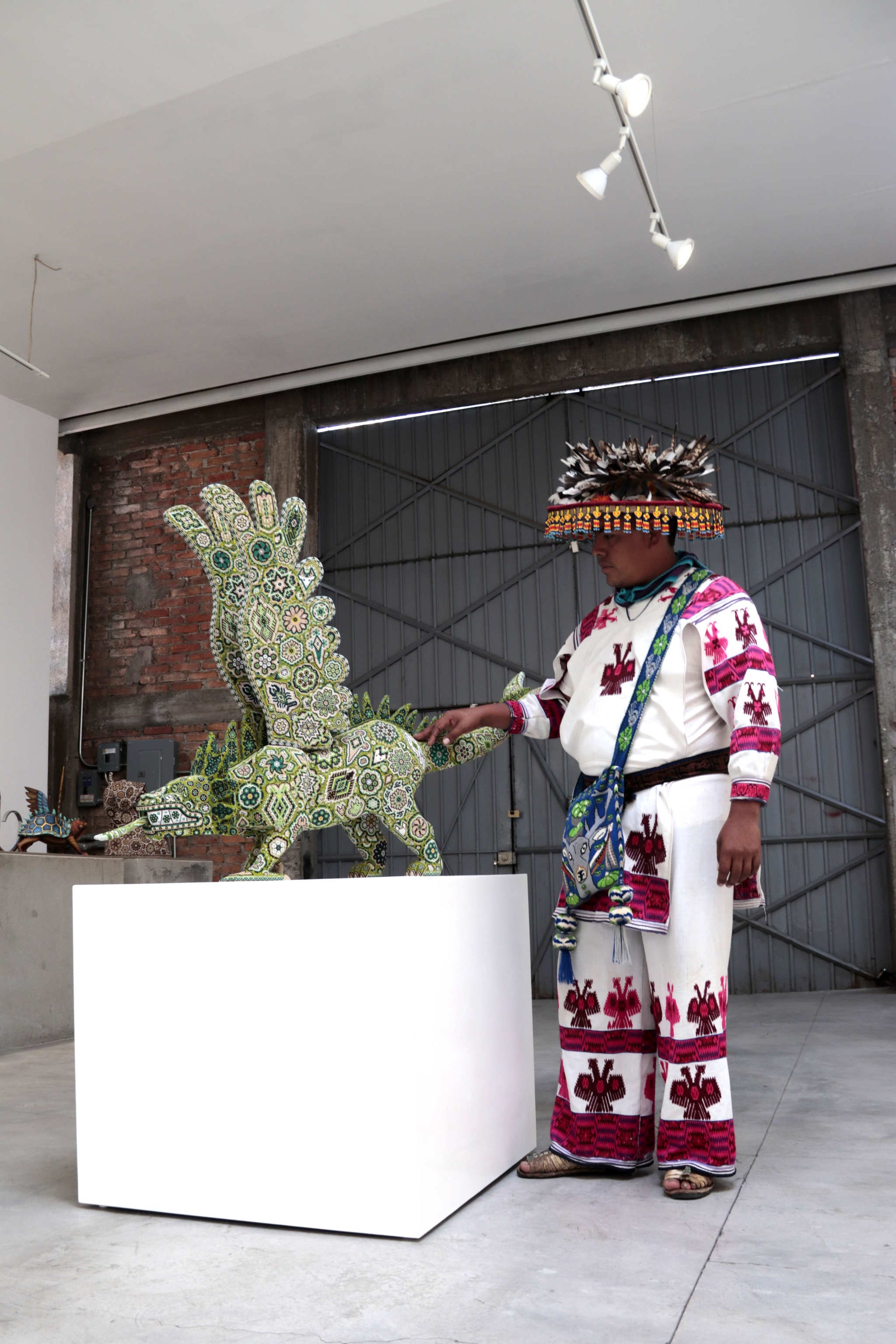 Escultura Arte Huichol - Fusión cultural Wixárika Zapoteca - Quetzalcóatl tres elementos - Agua, tierra y viento