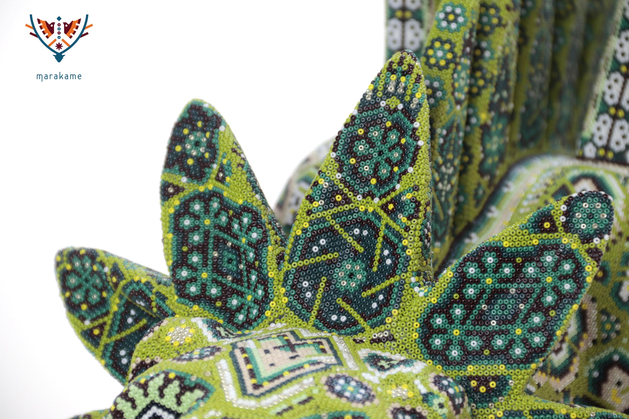 Escultura Arte Huichol - Fusión cultural Wixárika Zapoteca - Quetzalcóatl tres elementos - Agua, tierra y viento