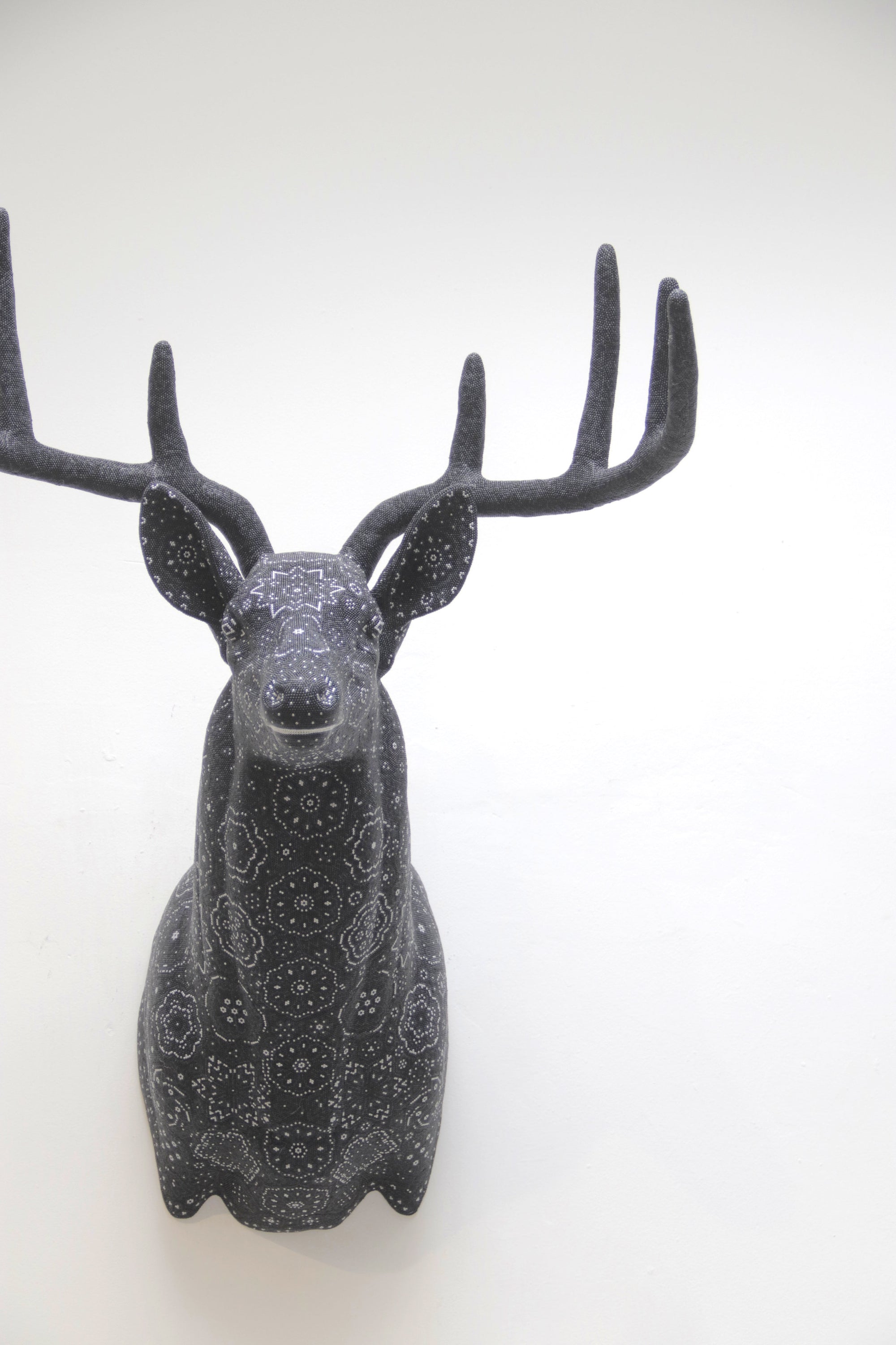 Escultura Arte Huichol - Cabeza de Venado - Tutekwiyu - 2025