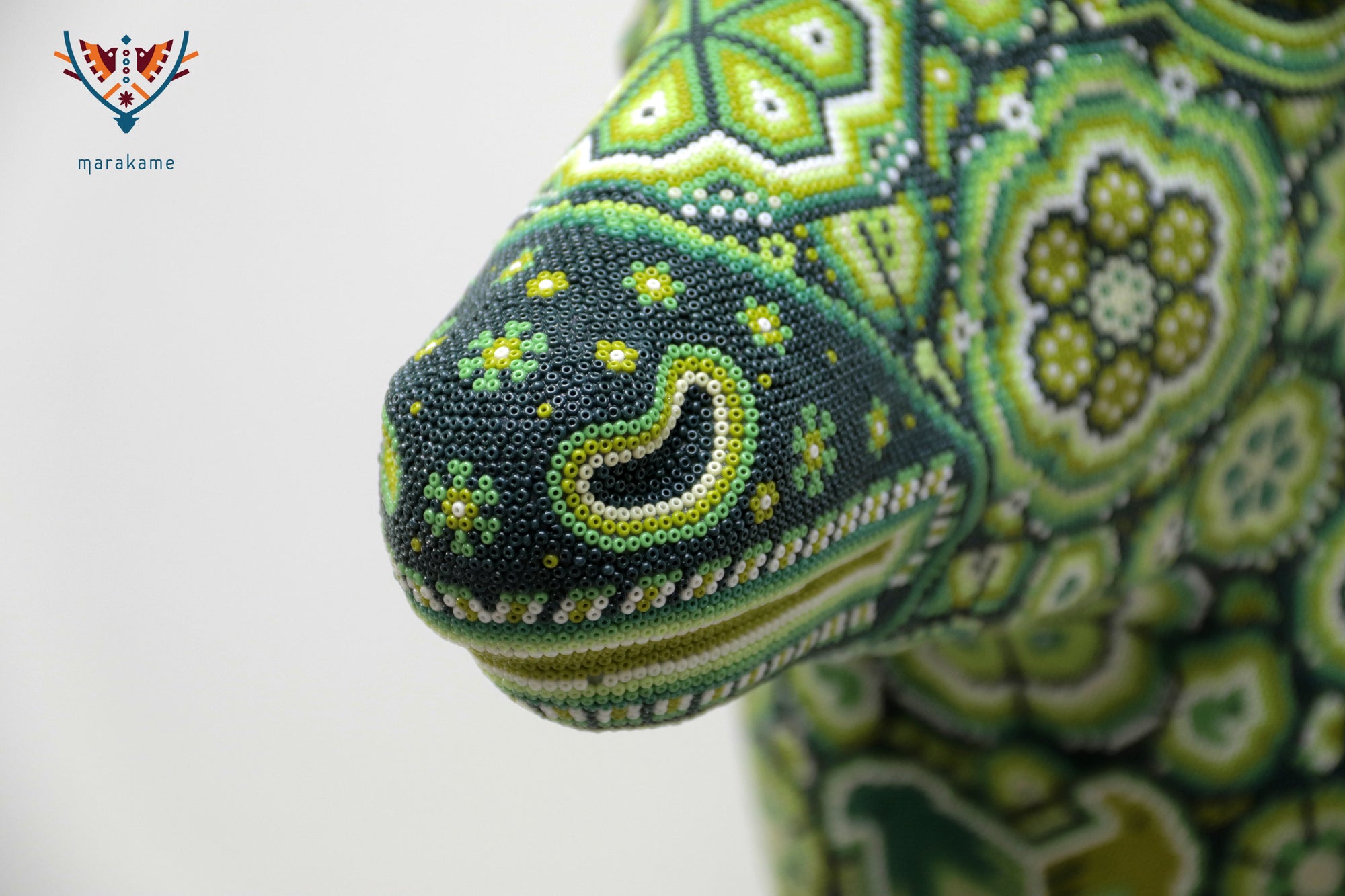 Escultura Arte Huichol - Cabeza de Venado - Vavaasári - Deidad que se manifiesta en forma de venado - 2024-2025
