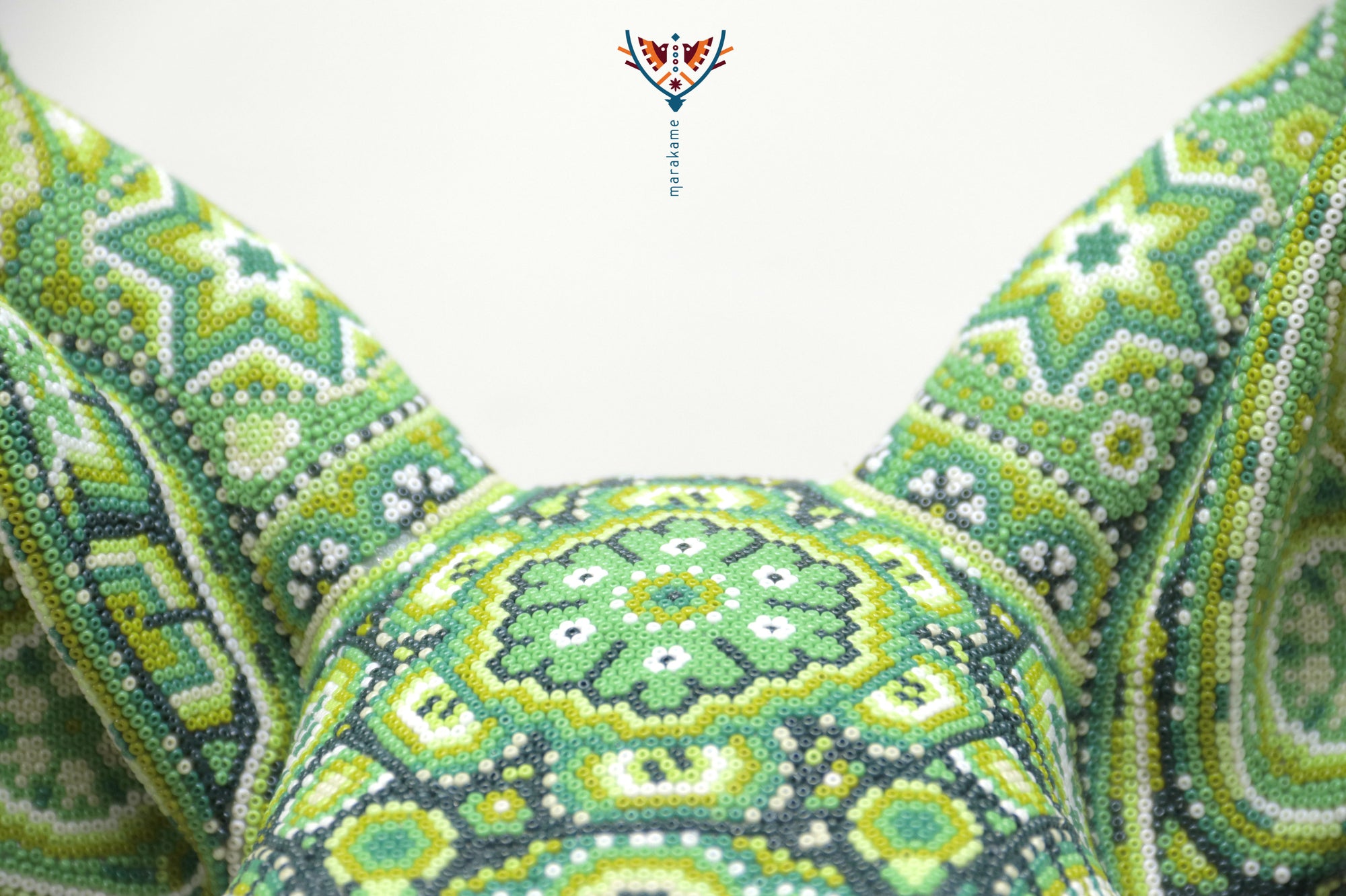 Escultura Arte Huichol - Cabeza de Venado - Vavaasári - Deidad que se manifiesta en forma de venado - 2024-2025