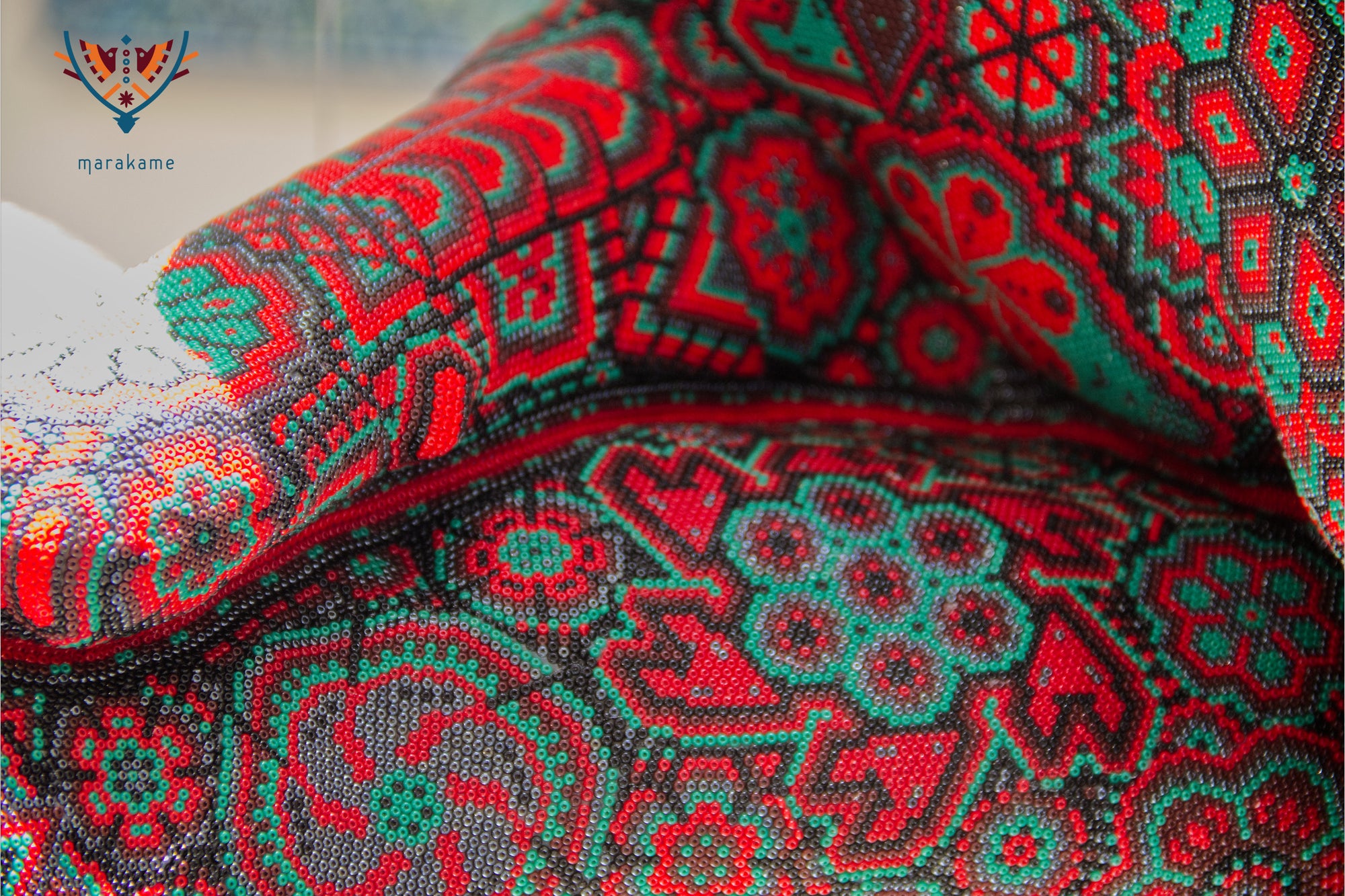 Huichol-Kunstskulptur – Puma auf einem Baumstamm – Nierika Tatewari Yuawi – Derjenige, der das Feuer des Großvaters trägt