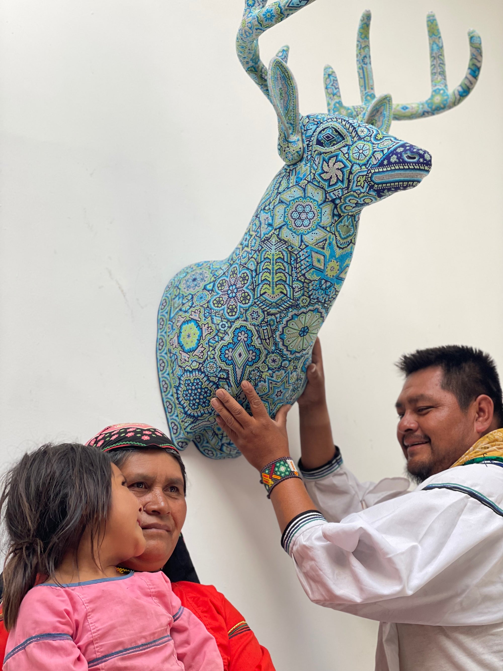 ウイチョル族の芸術の彫刻 - タマツィ・カウユマリー