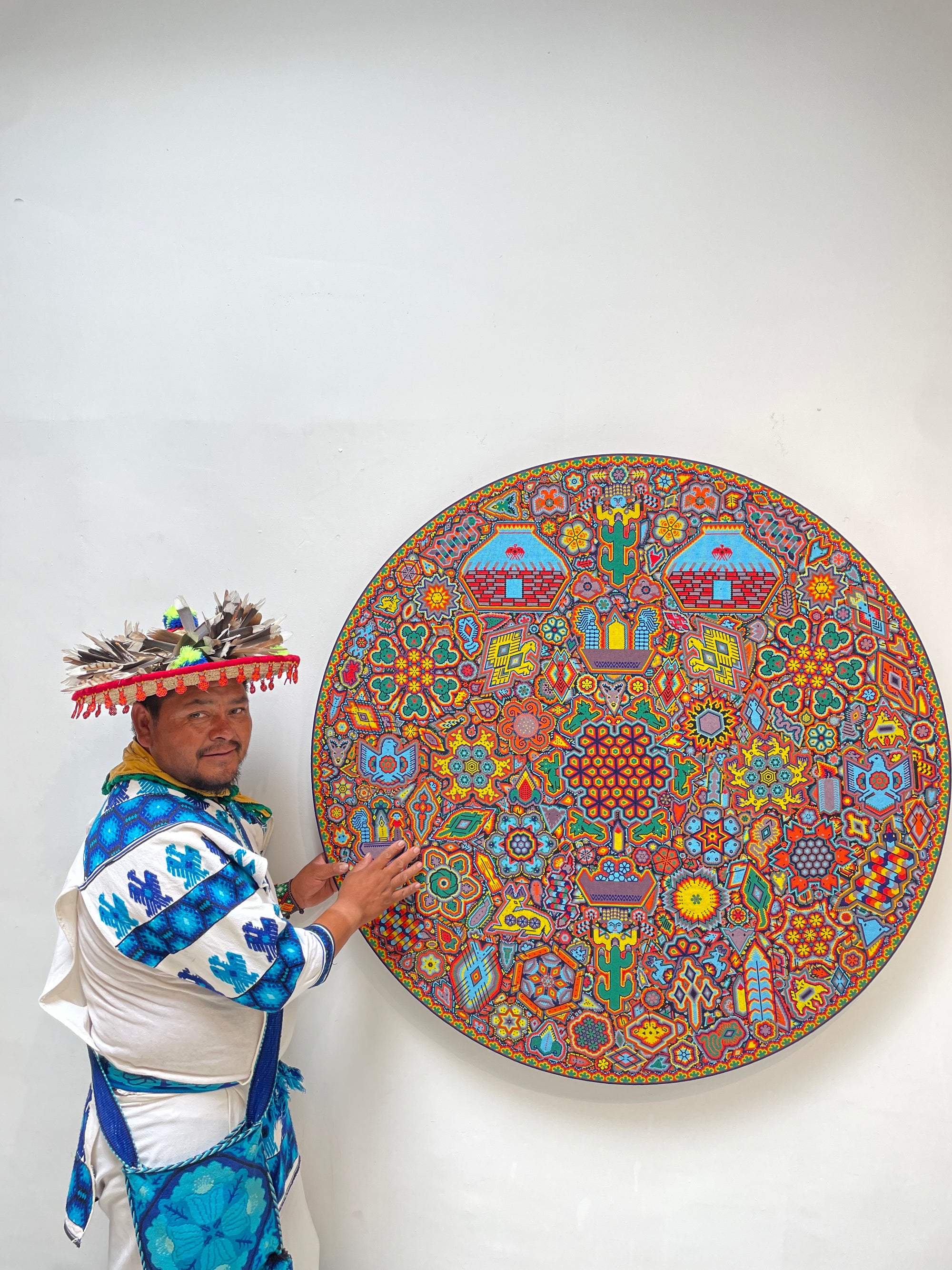 Nierika de Chaquira Círculo Huichol - Tunuame y Tseriakame - 120 cm.