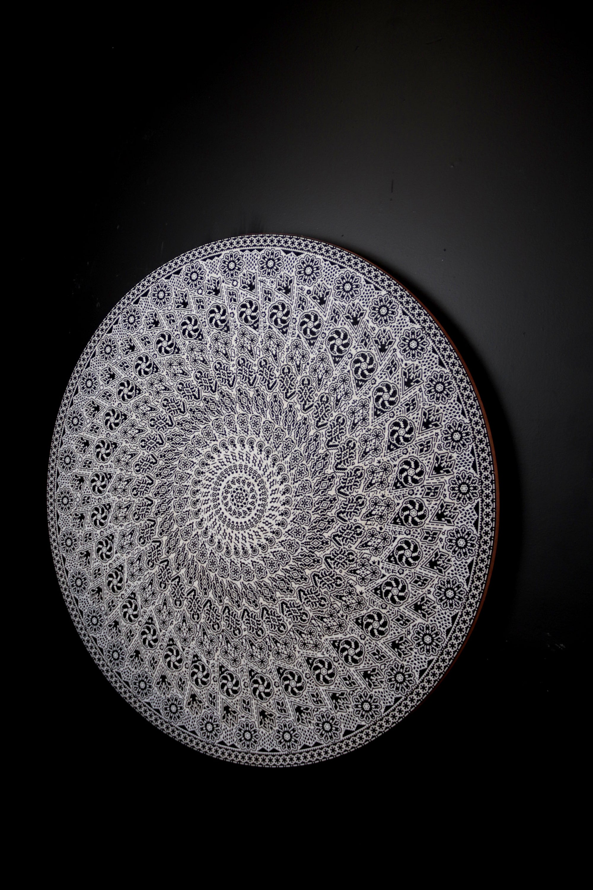 Nierika de Chaquira Círculo Huichol - Tuutú tusa - 100 cm.