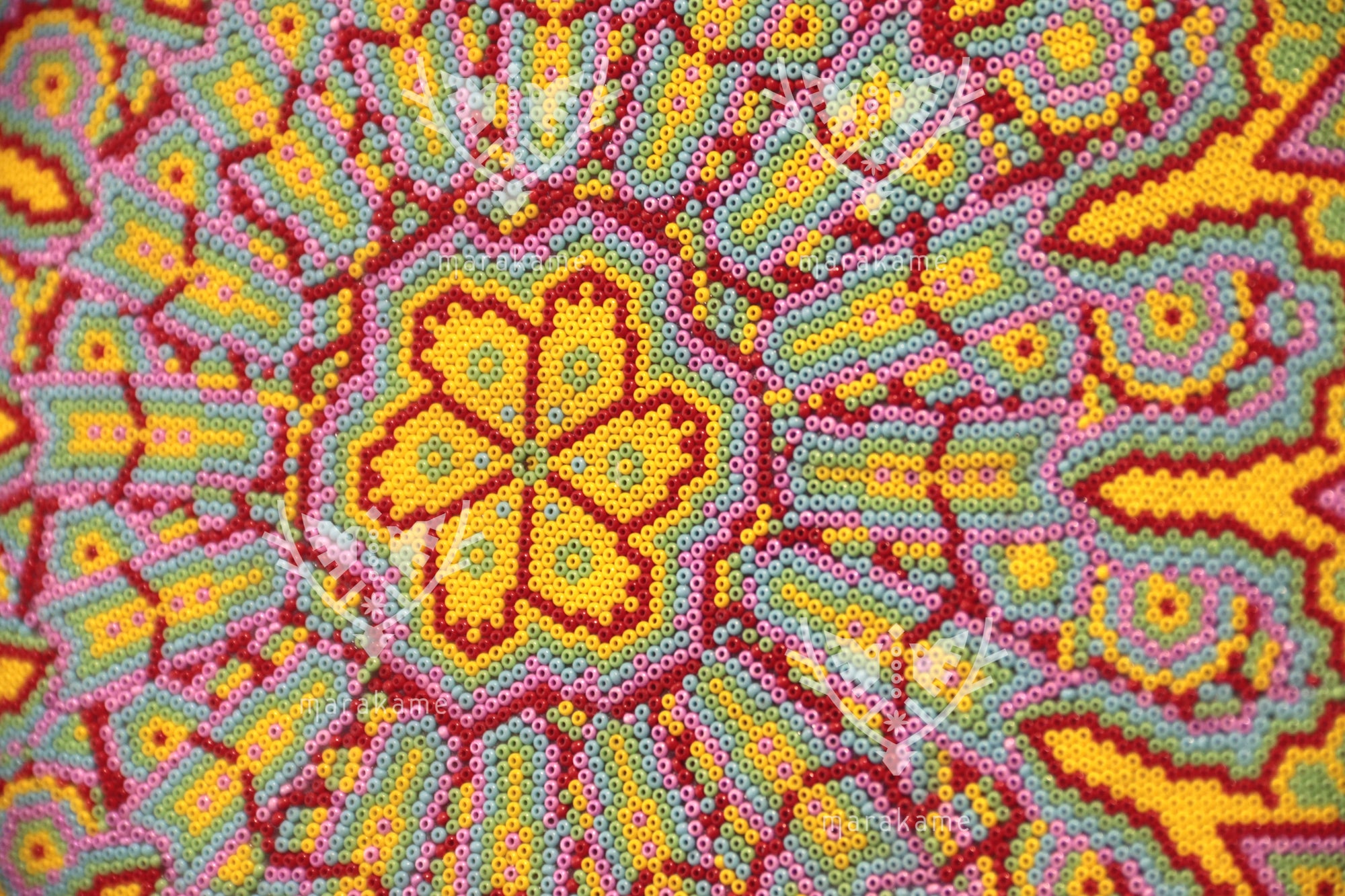 Nierika de Chaquira micro Circulo Huichol - Los Colores del Maíz - 60 cm.