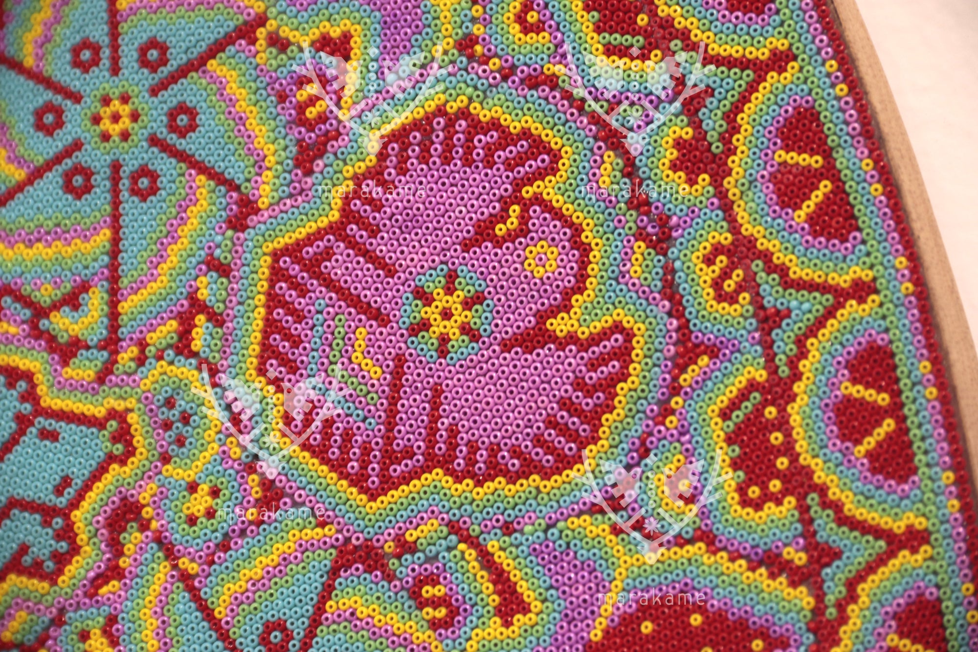 Nierika de Chaquira micro Circulo Huichol - Los Colores del Maíz - 60 cm.
