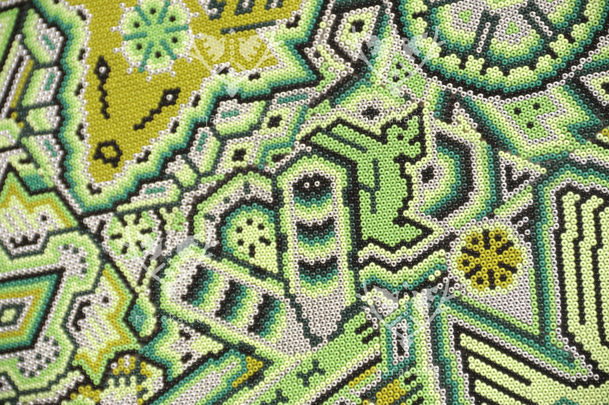 Nierika de Chaquira Círculo Huichol - El Jardín de los Venados - 120 cm.