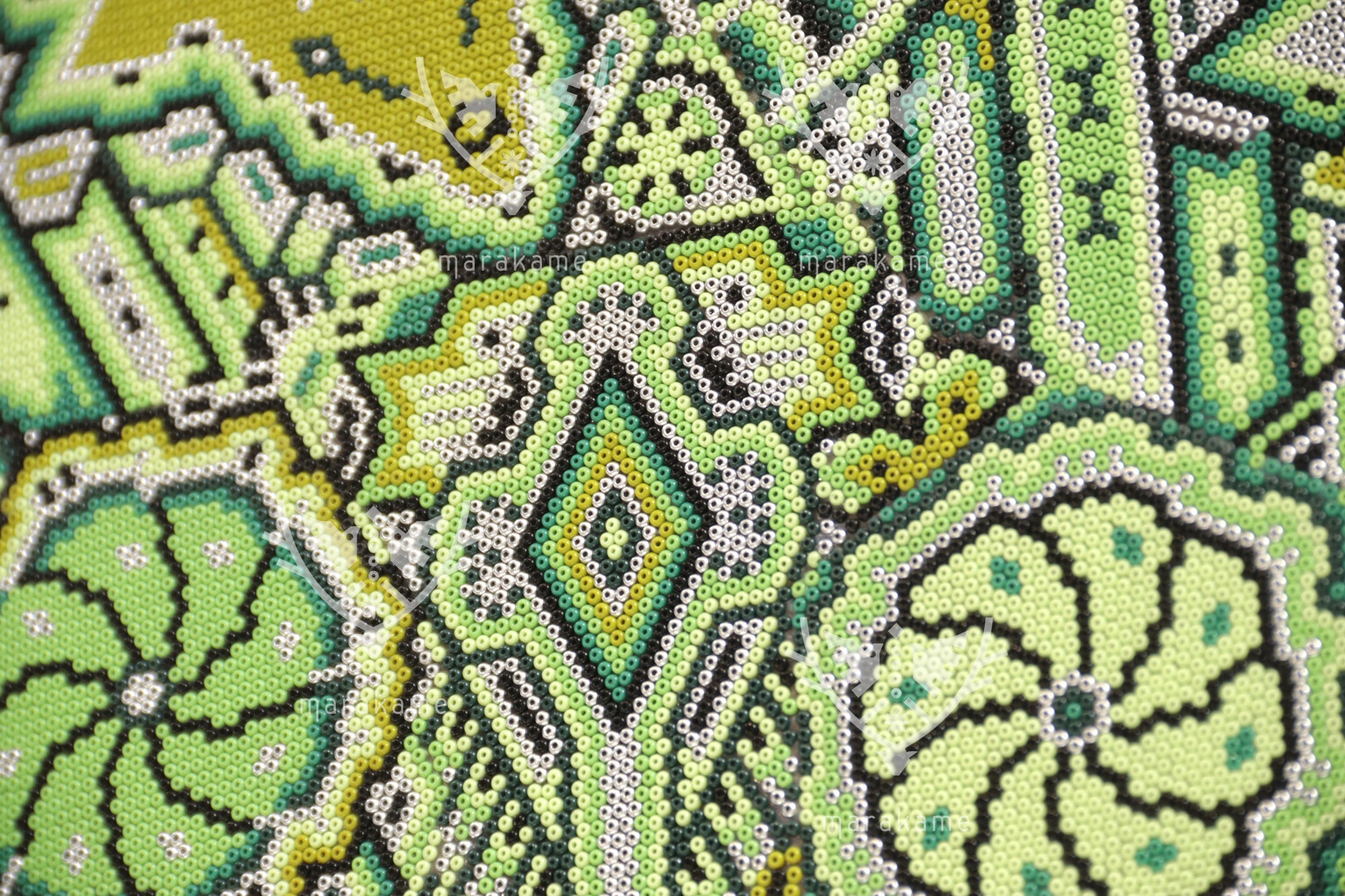 Nierika de Chaquira Círculo Huichol - El Jardín de los Venados - 120 cm.