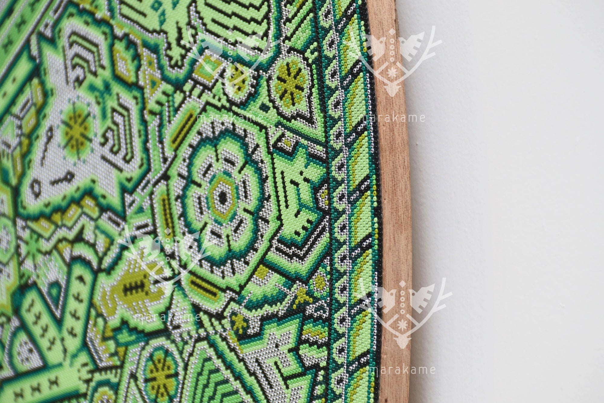 Nierika de Chaquira Círculo Huichol - El Jardín de los Venados - 120 cm.